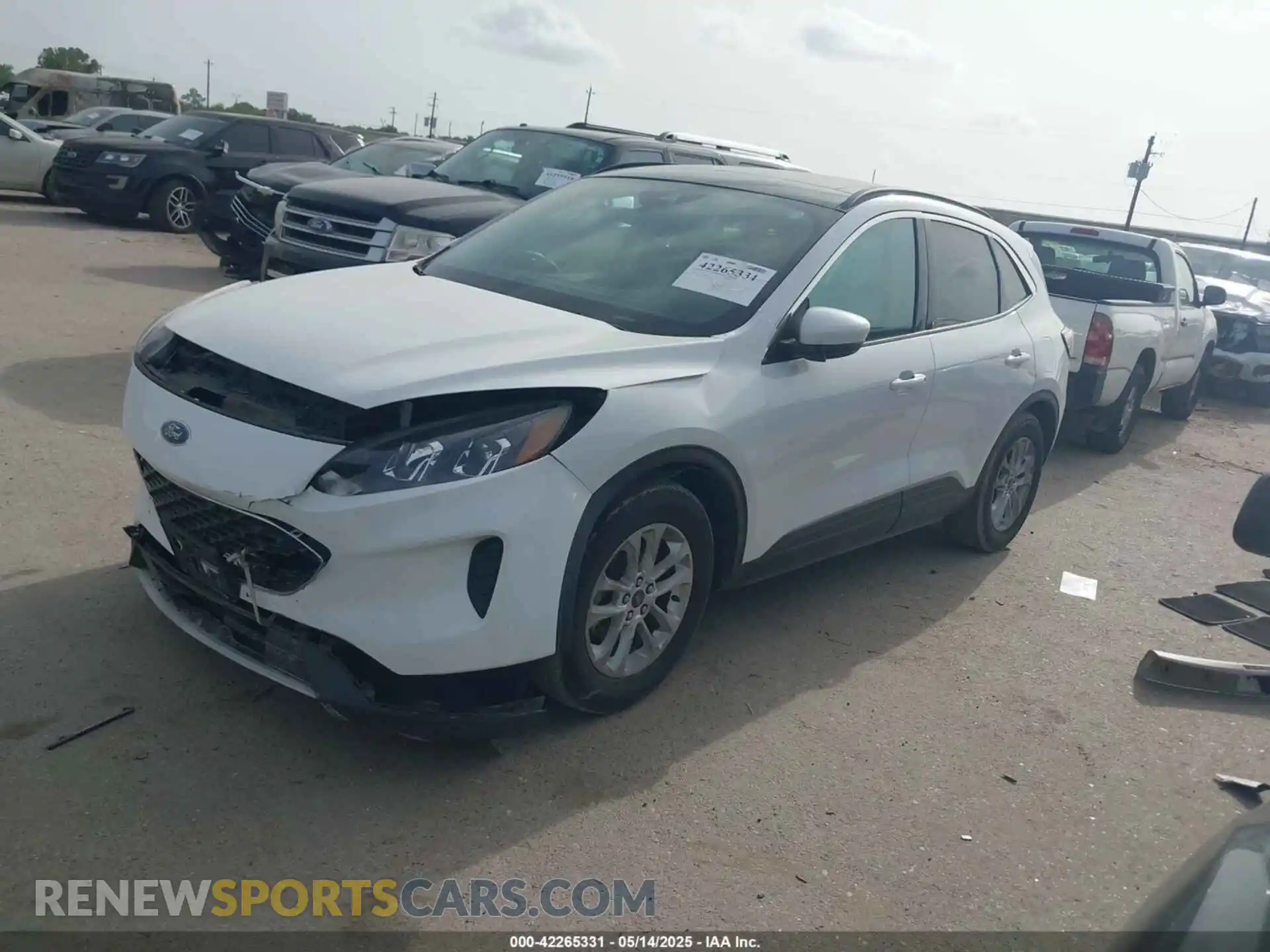 2 Photograph of a damaged car 1FMCU0G61LUB30468 FORD ESCAPE 2020