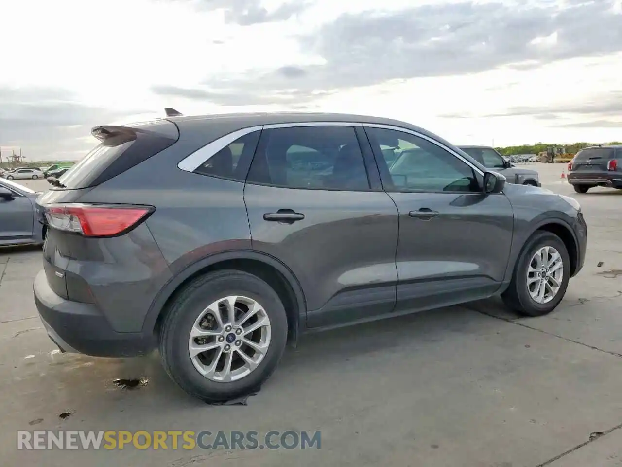 3 Photograph of a damaged car 1FMCU0G62LUB03005 FORD ESCAPE 2020