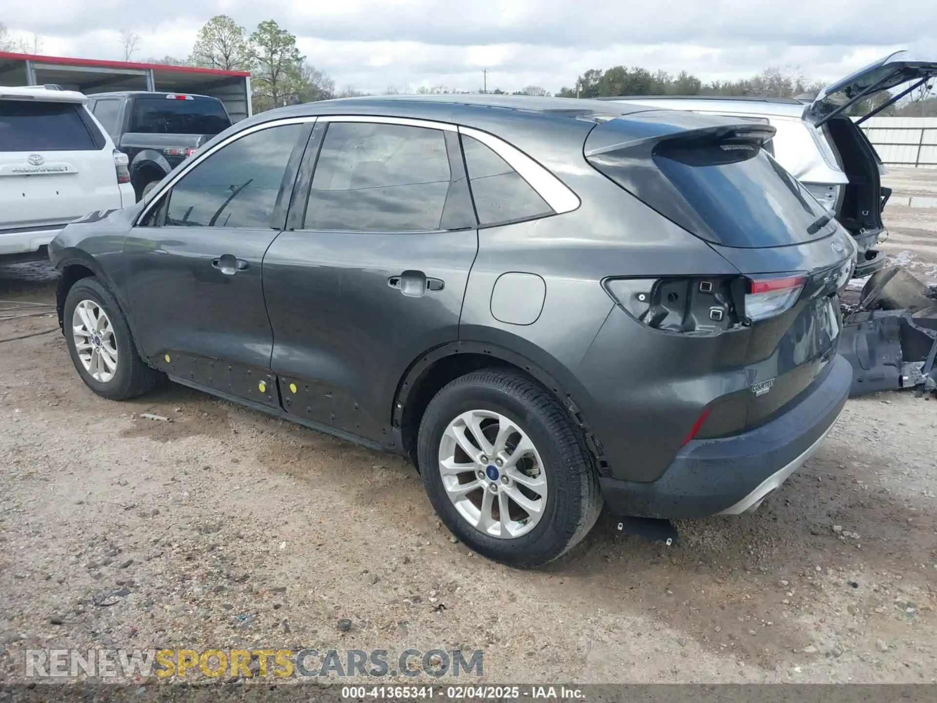 3 Photograph of a damaged car 1FMCU0G65LUA12407 FORD ESCAPE 2020