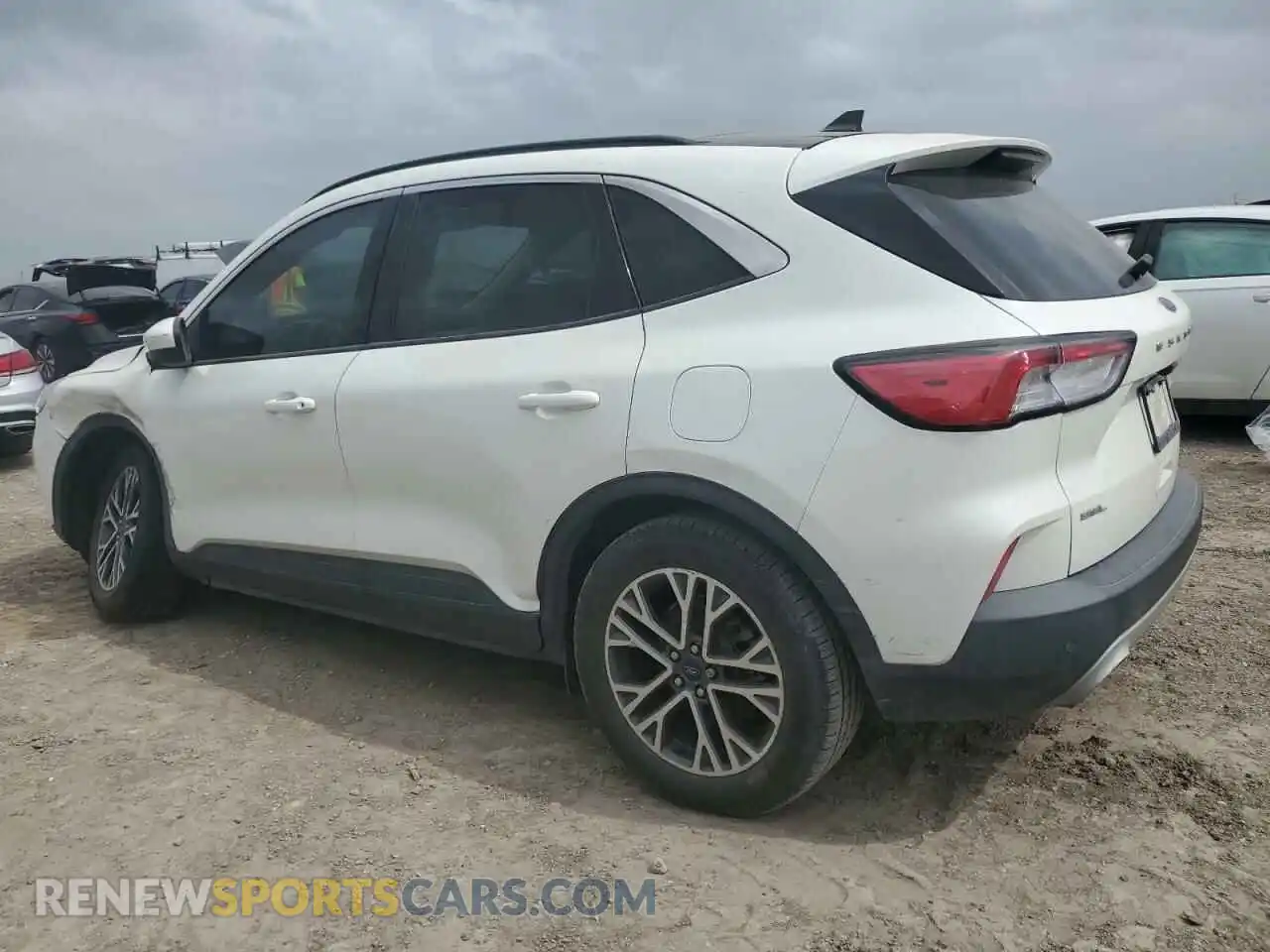 2 Photograph of a damaged car 1FMCU0H60LUB97710 FORD ESCAPE 2020