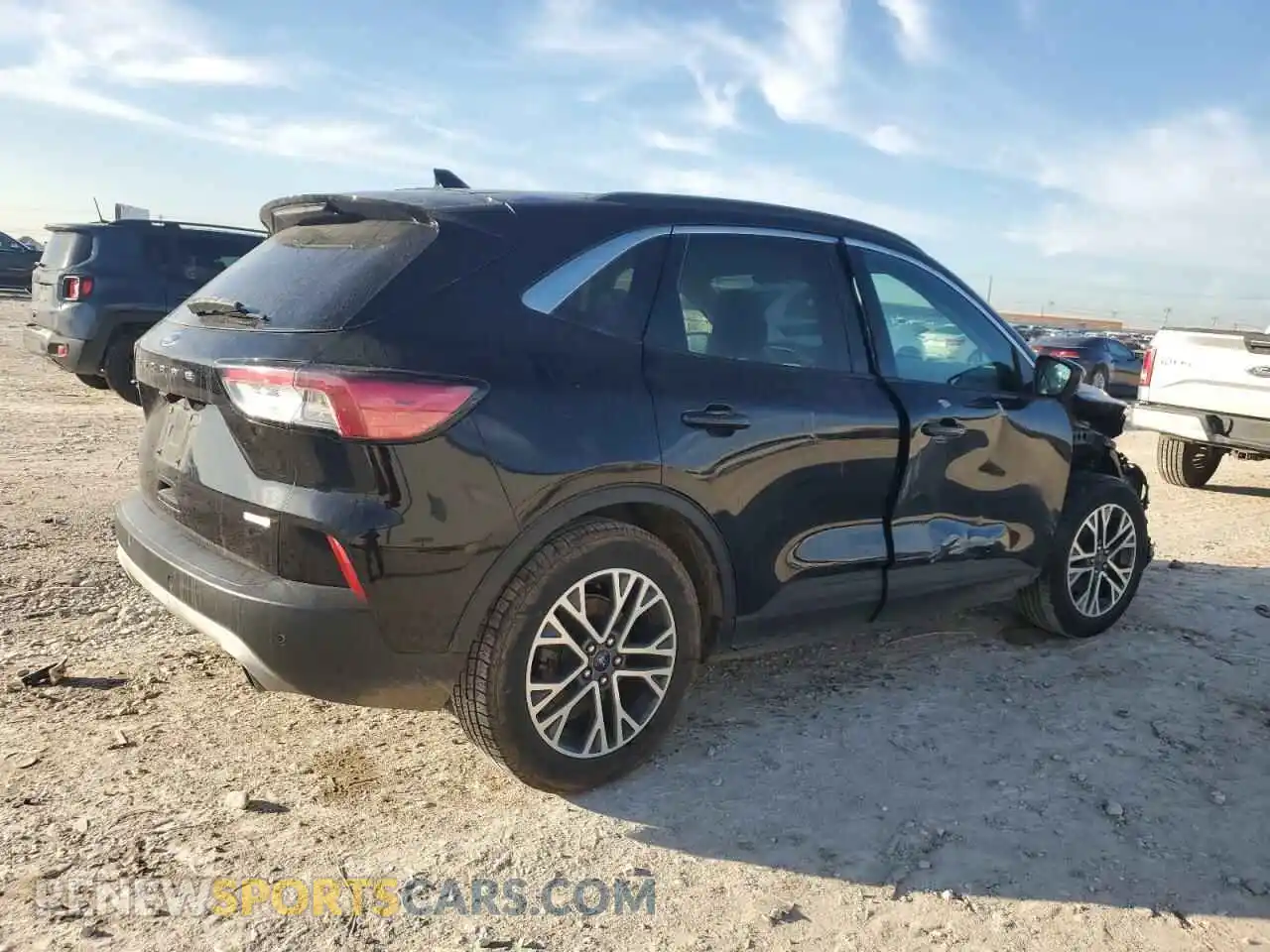 3 Photograph of a damaged car 1FMCU0H62LUA37280 FORD ESCAPE 2020