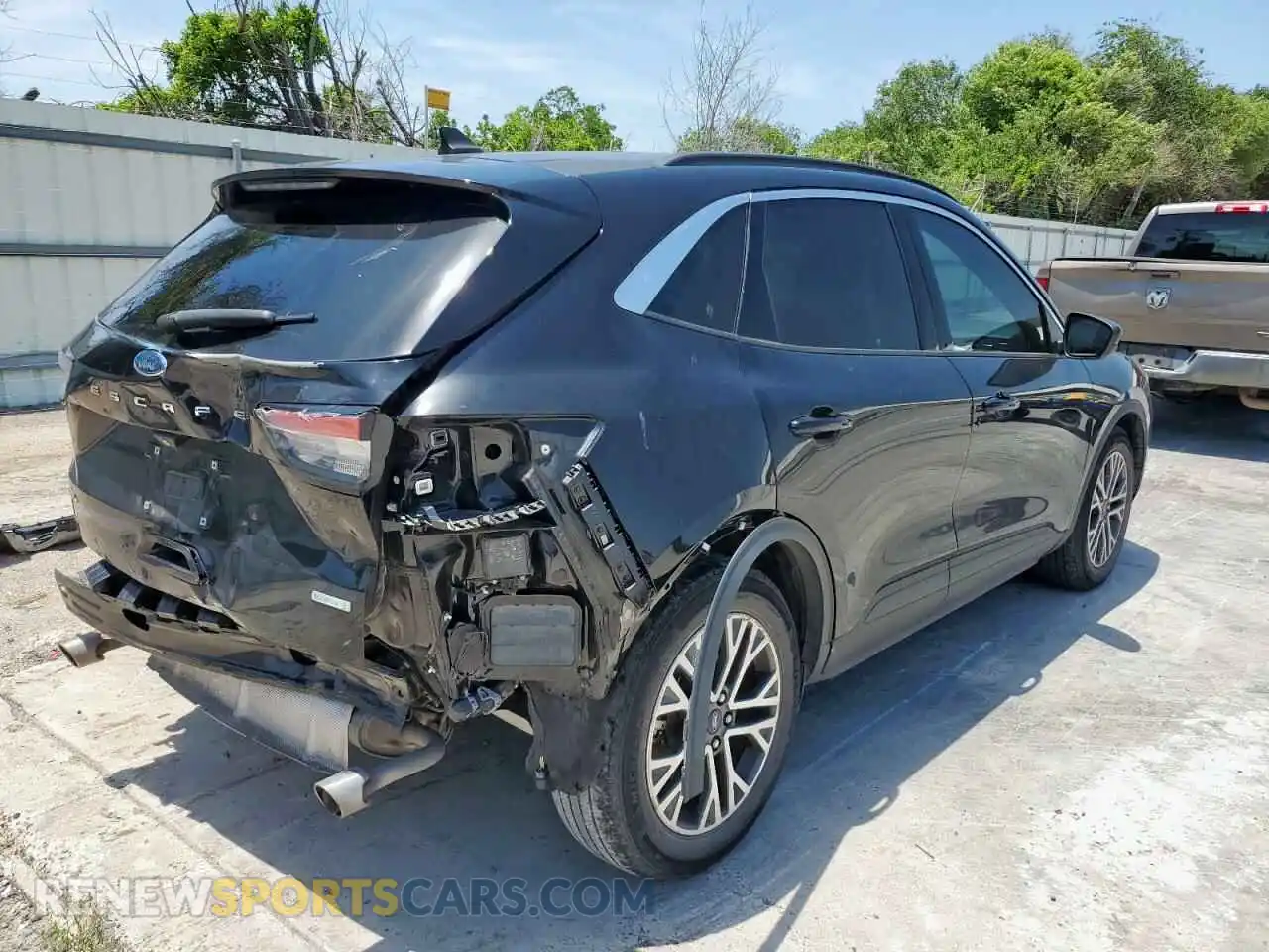 3 Photograph of a damaged car 1FMCU0H64LUC44849 FORD ESCAPE 2020
