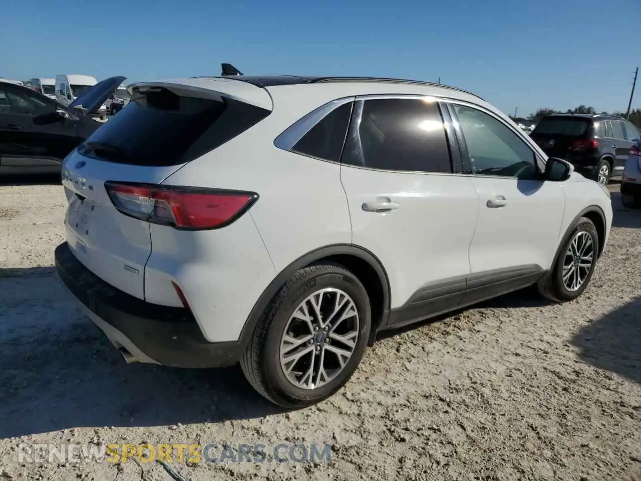 3 Photograph of a damaged car 1FMCU0H66LUA35564 FORD ESCAPE 2020