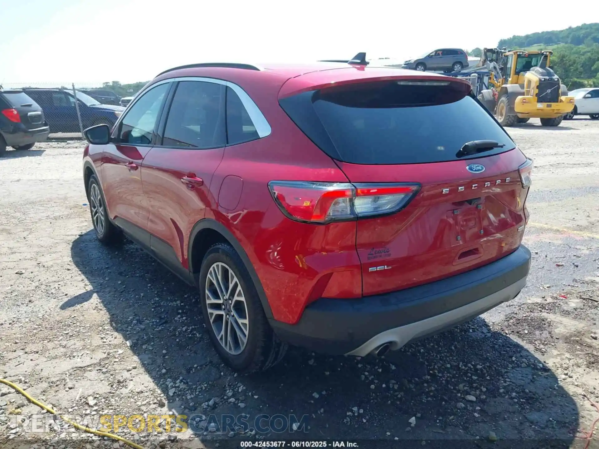 3 Photograph of a damaged car 1FMCU0H68LUB47072 FORD ESCAPE 2020