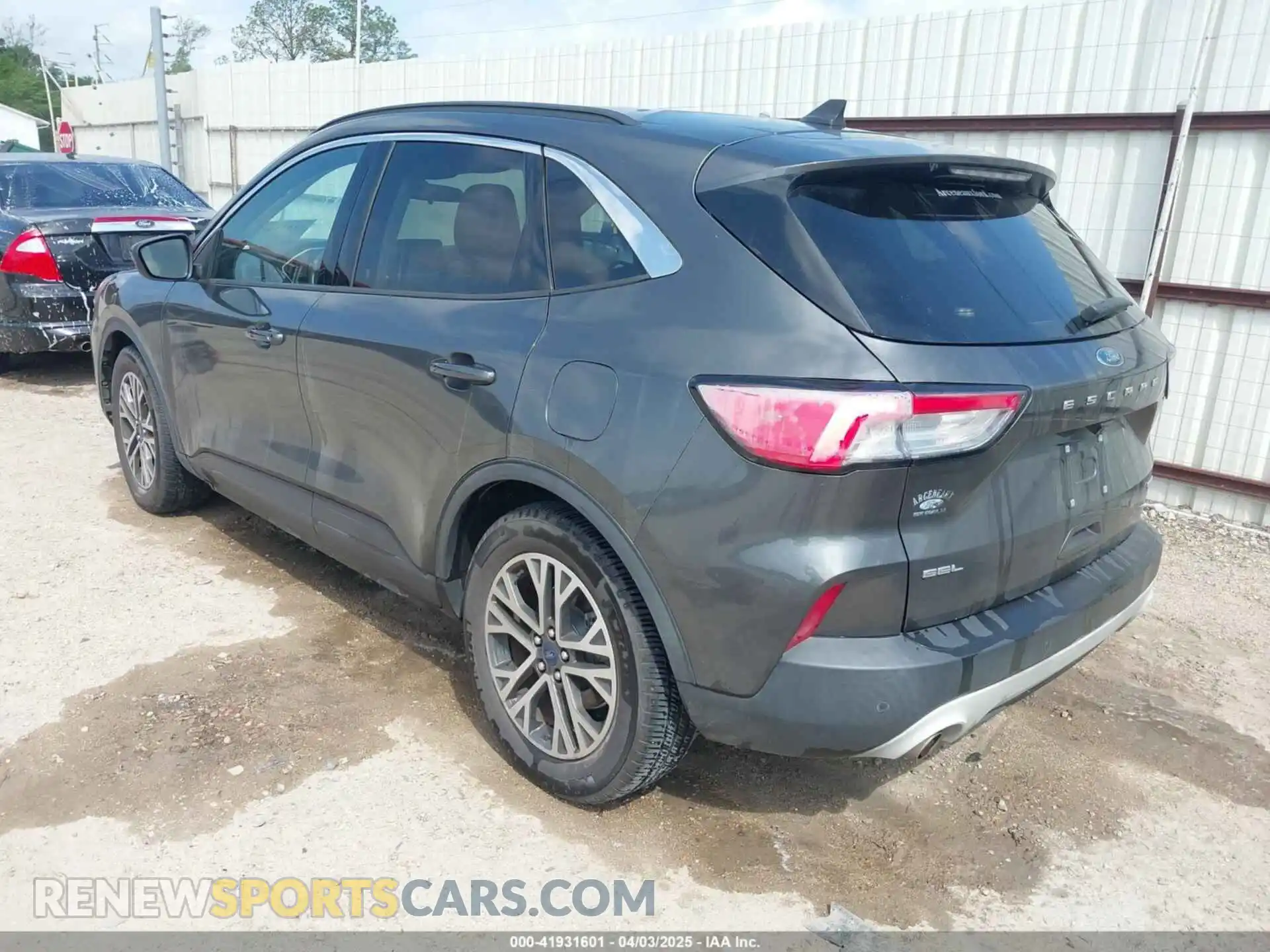 3 Photograph of a damaged car 1FMCU0H69LUB17451 FORD ESCAPE 2020