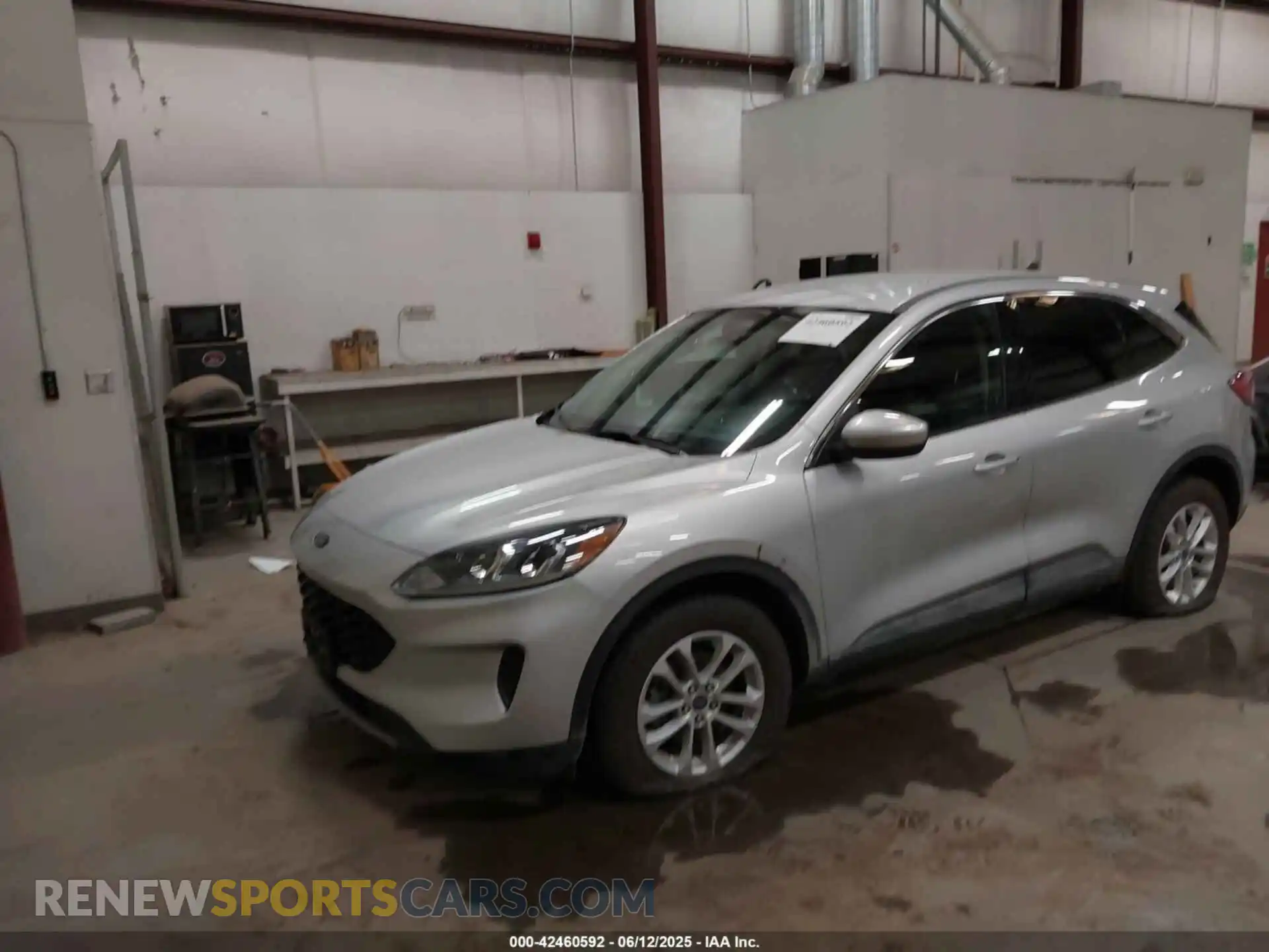 2 fotografías del automóvil dañado 1FMCU9G68LUB68719 FORD ESCAPE 2020