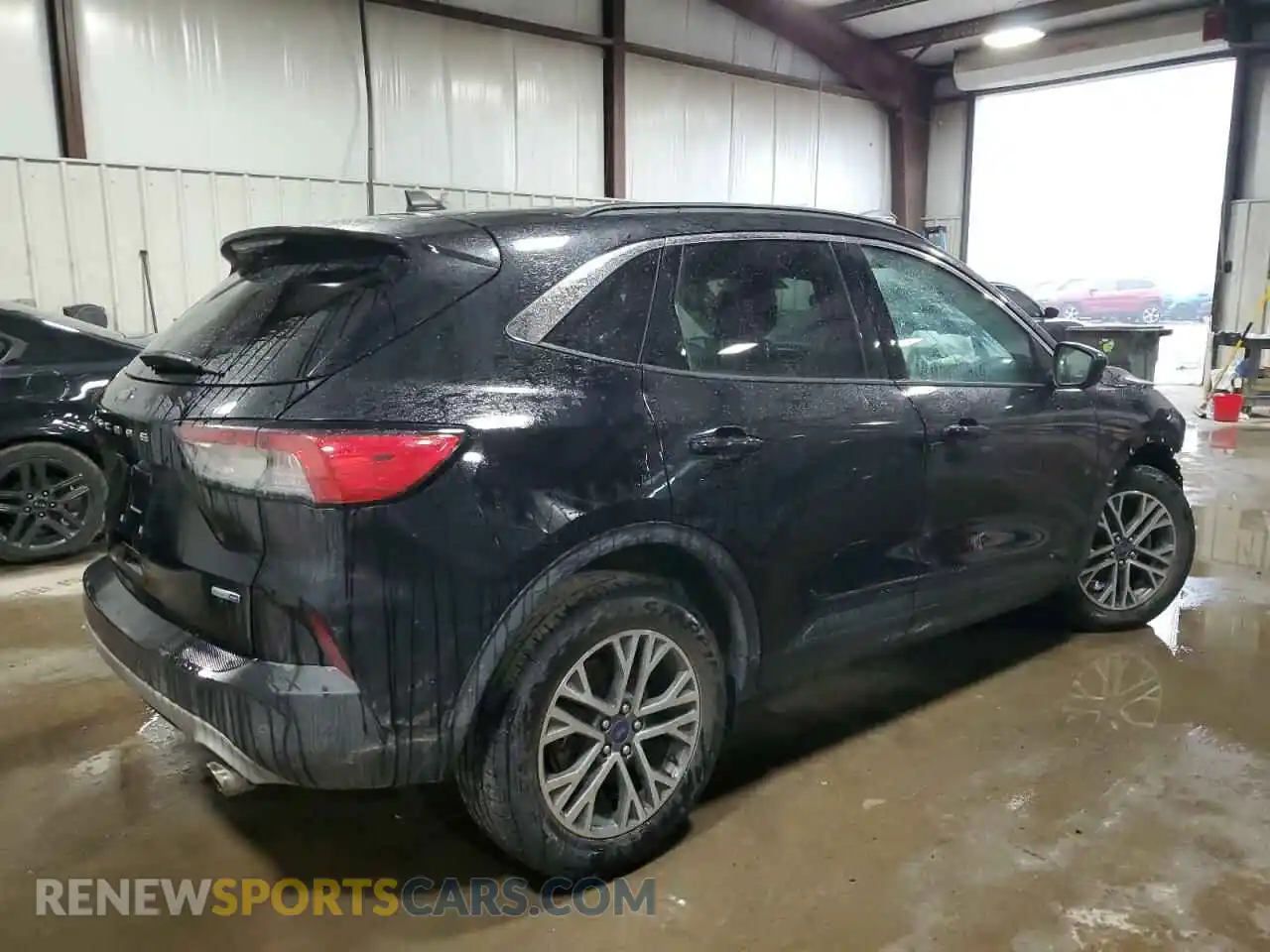 3 Photograph of a damaged car 1FMCU9H64LUB89646 FORD ESCAPE 2020