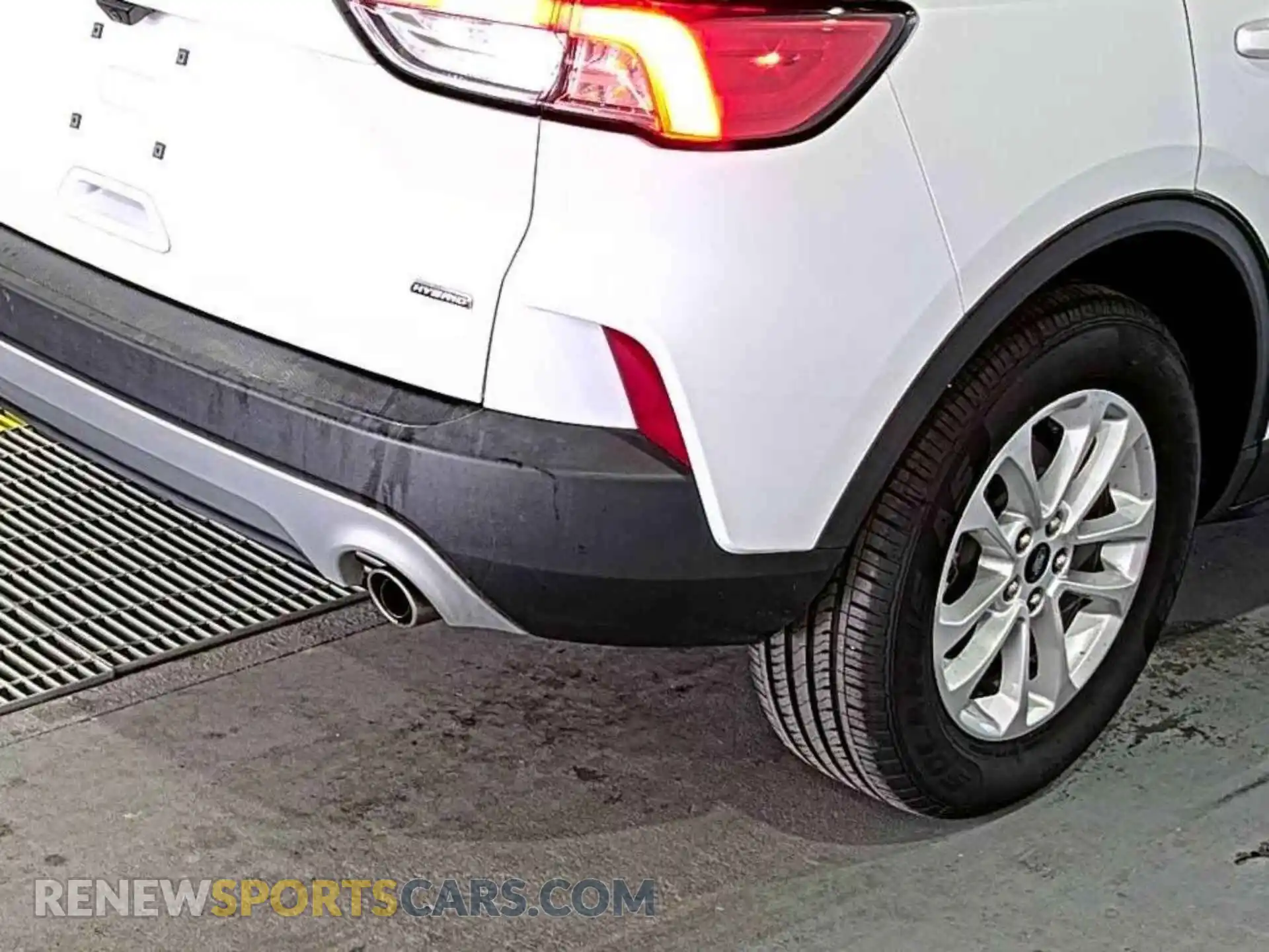 2 Photograph of a damaged car 1FMCU0BZ0MUA78107 FORD ESCAPE 2021