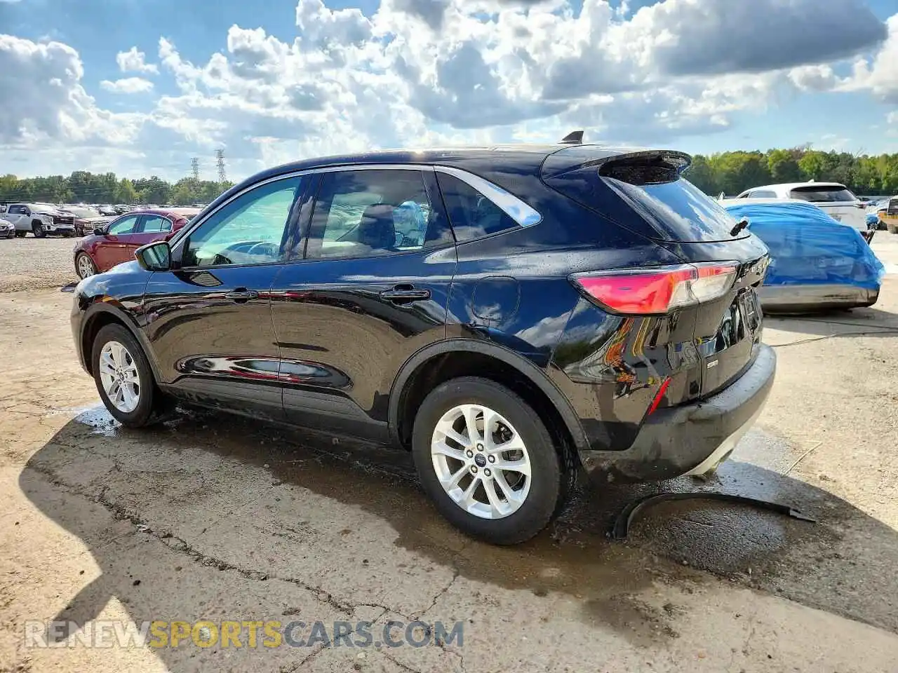 2 fotografías del automóvil dañado 1FMCU0BZ3MUA68915 FORD ESCAPE 2021