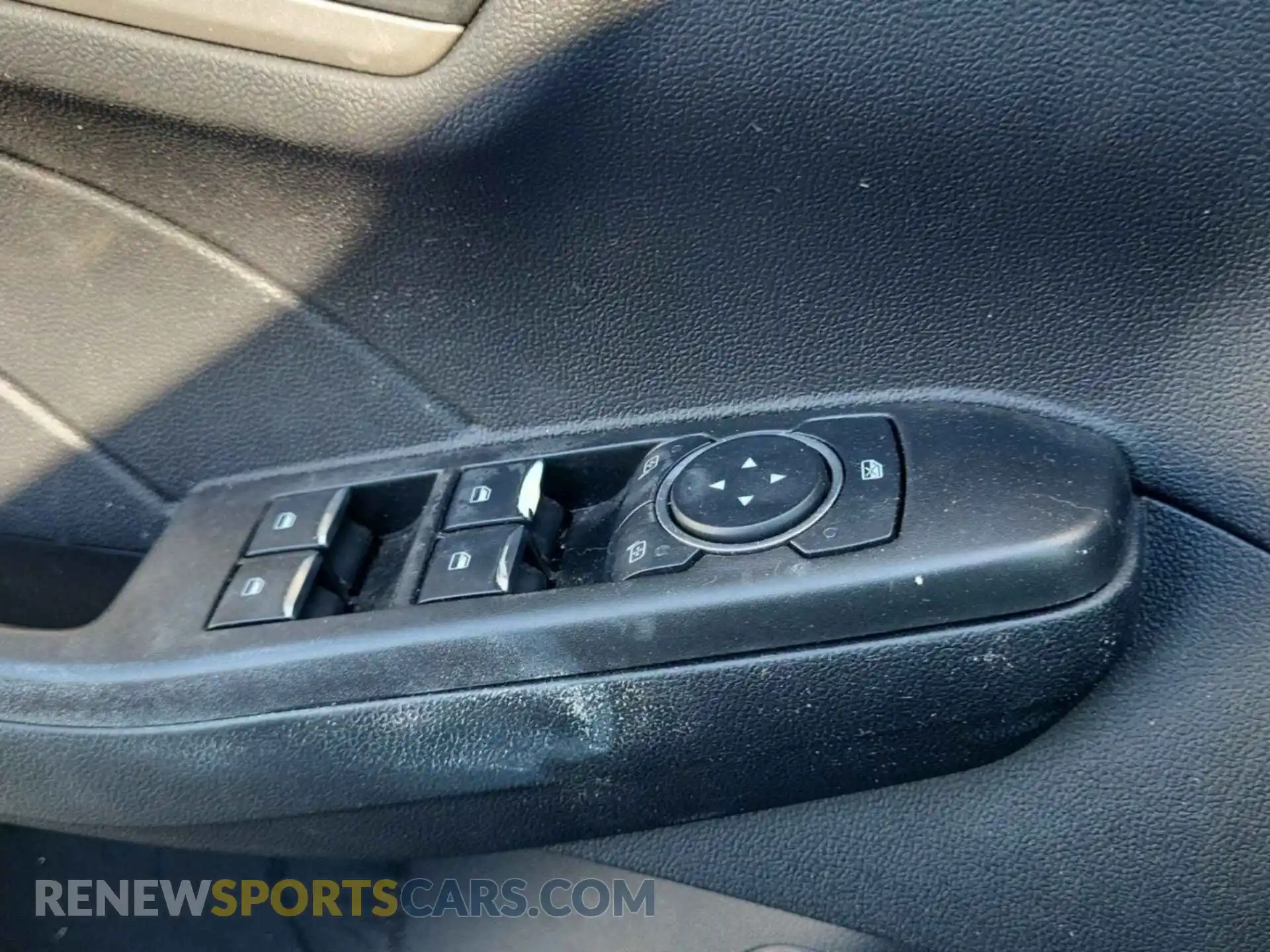 1 Photograph of a damaged car 1FMCU0BZ7MUA52877 FORD ESCAPE 2021