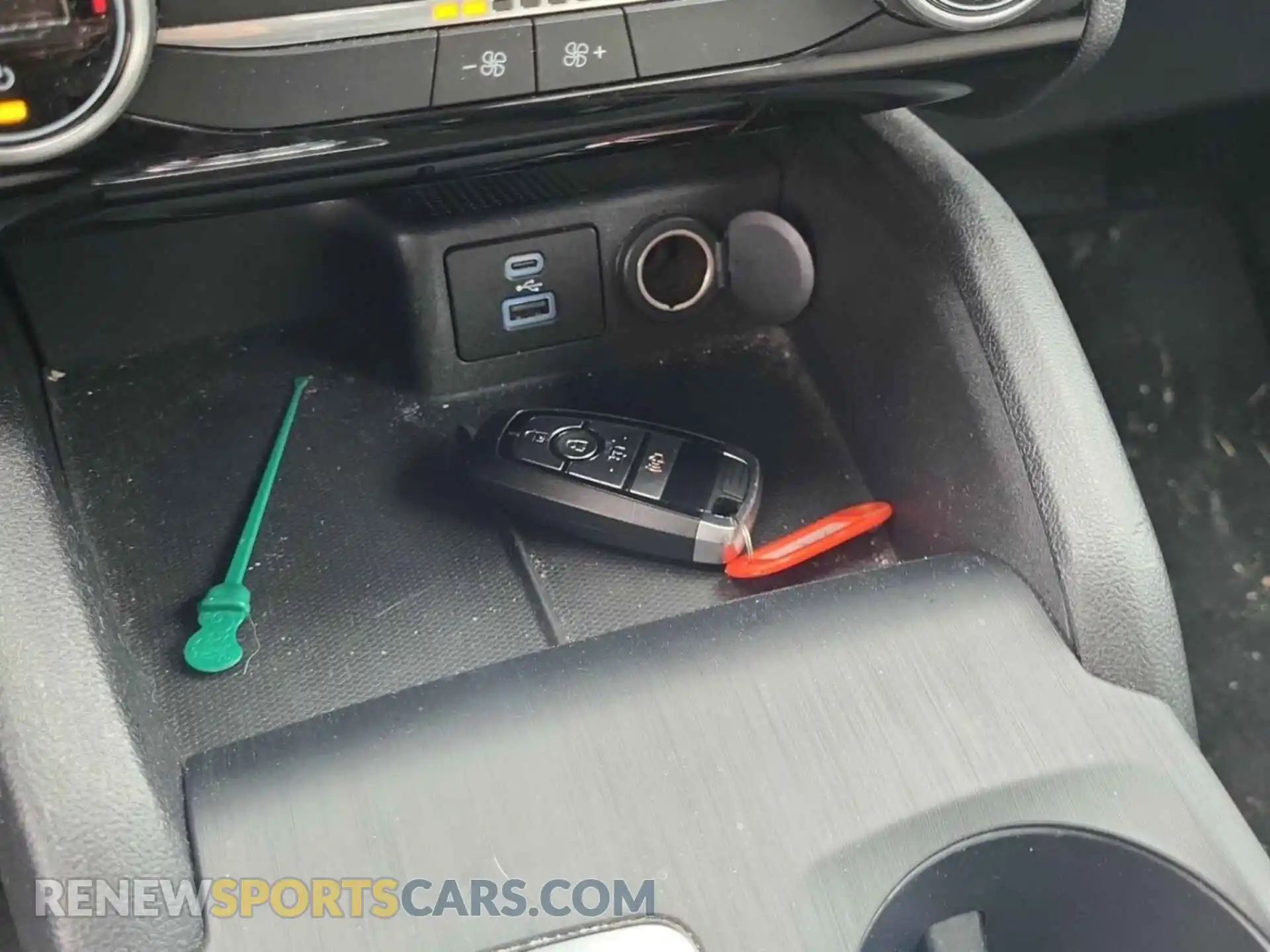 3 fotografías del automóvil dañado 1FMCU0BZ7MUB07411 FORD ESCAPE 2021
