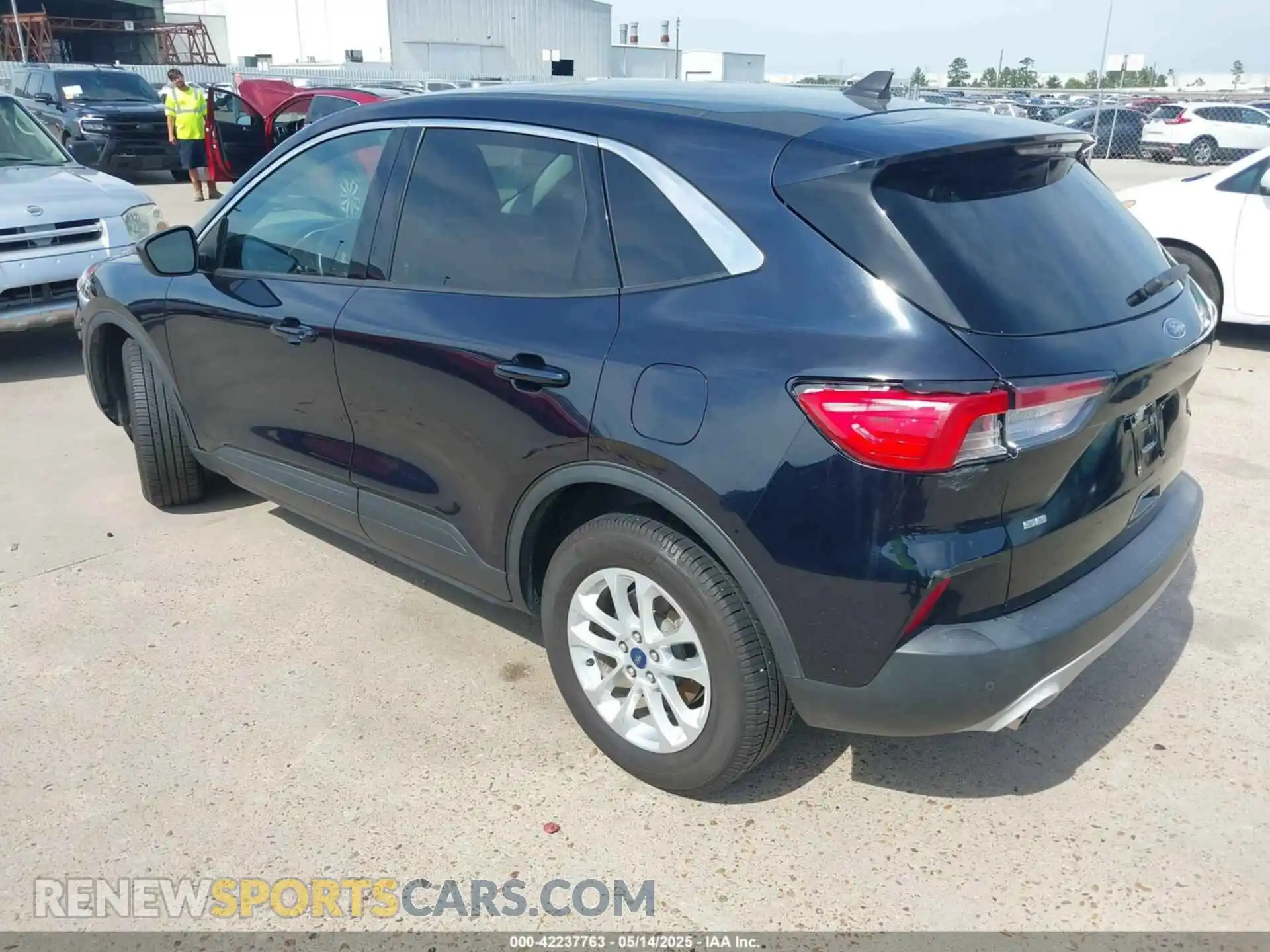 3 Photograph of a damaged car 1FMCU0BZ8MUA40236 FORD ESCAPE 2021