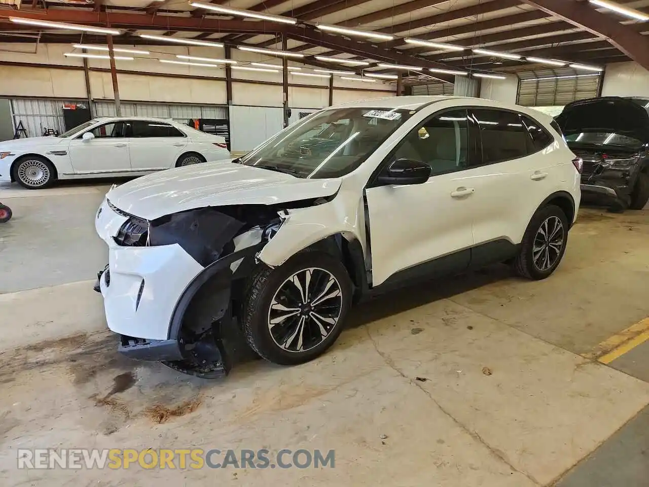 1 Photograph of a damaged car 1FMCU0BZ9MUB01609 FORD ESCAPE 2021