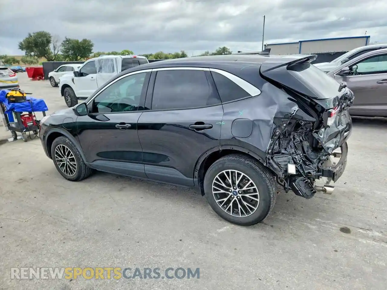 2 fotografías del automóvil dañado 1FMCU0EZ7MUA60585 FORD ESCAPE 2021
