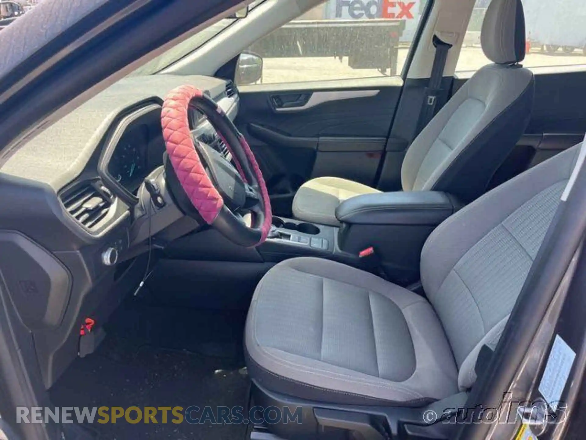 2 fotografías del automóvil dañado 1FMCU0F64MUB00013 FORD ESCAPE 2021