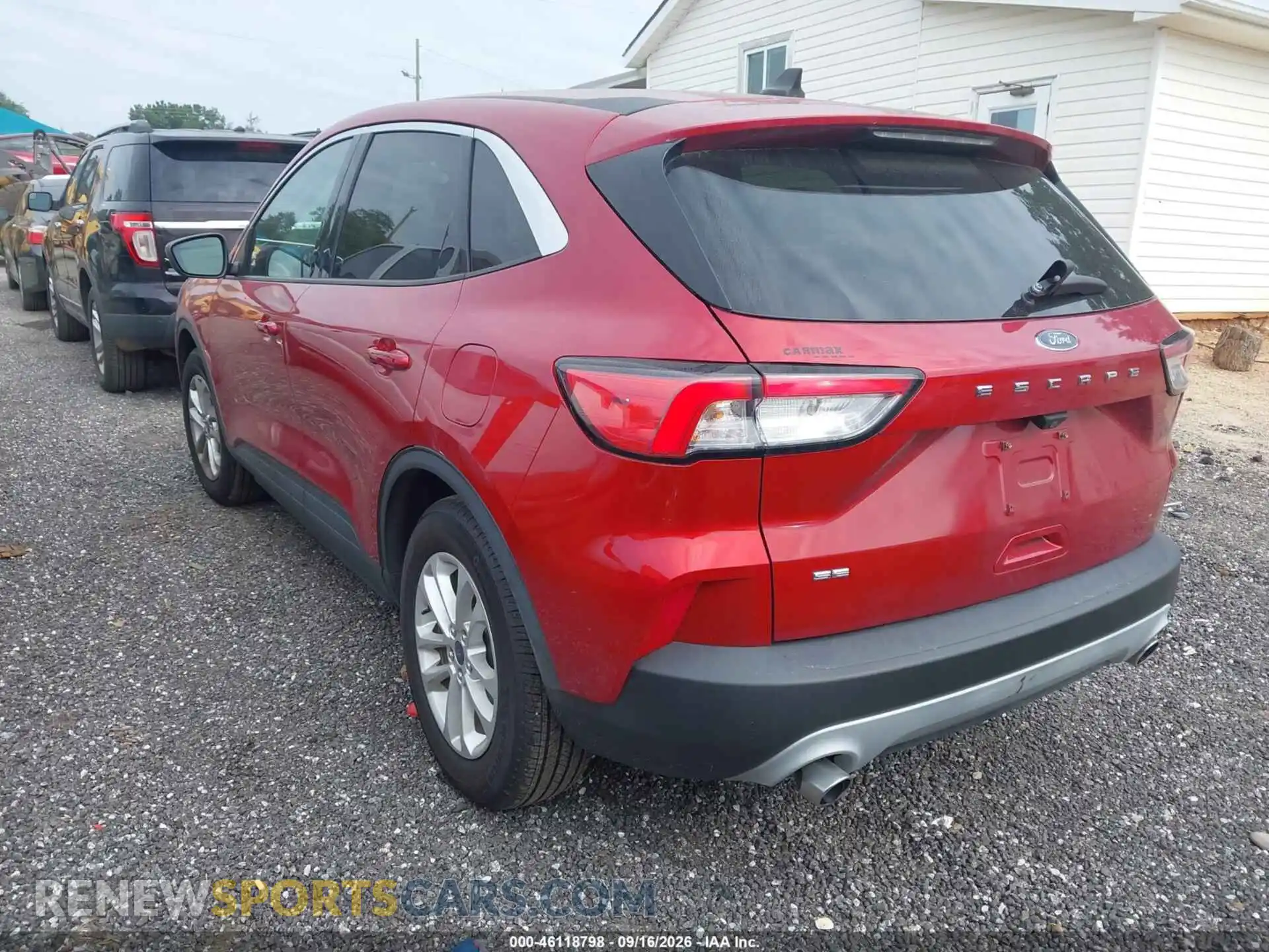 3 Photograph of a damaged car 1FMCU0G60MUA09996 FORD ESCAPE 2021