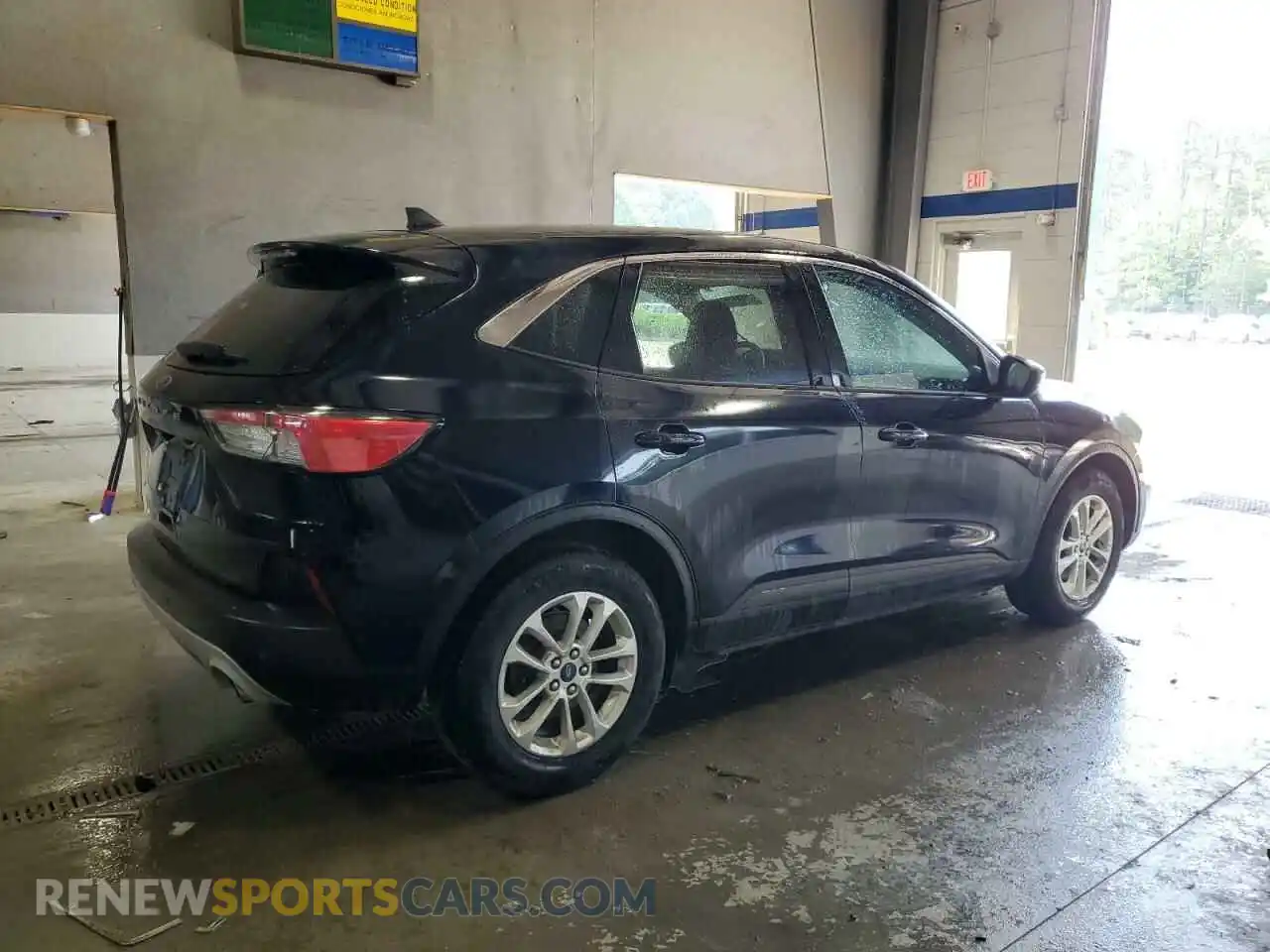 3 Photograph of a damaged car 1FMCU0G60MUA68241 FORD ESCAPE 2021