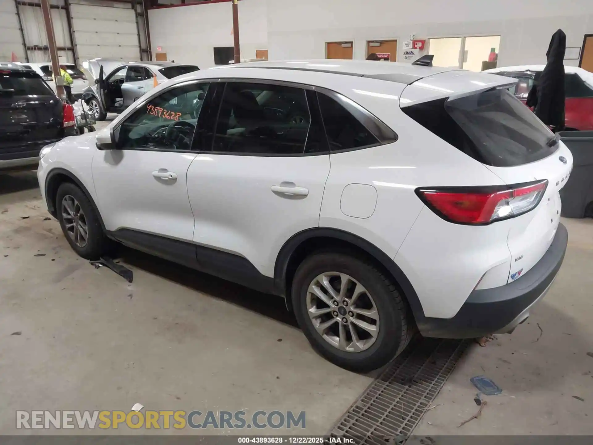 3 Photograph of a damaged car 1FMCU0G60MUA90451 FORD ESCAPE 2021