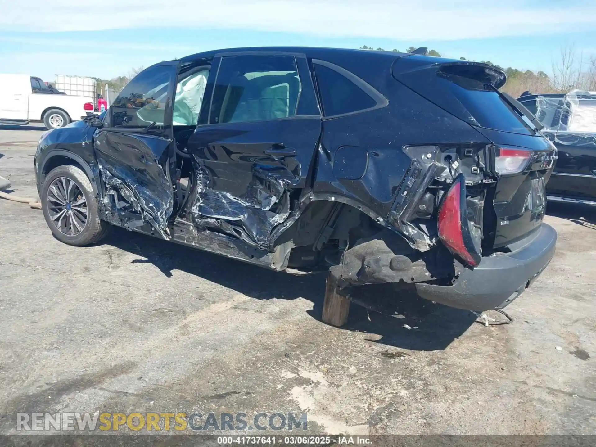 3 Photograph of a damaged car 1FMCU0G63MUA03934 FORD ESCAPE 2021