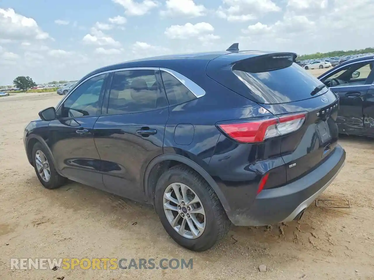 2 fotografías del automóvil dañado 1FMCU0G64MUB34595 FORD ESCAPE 2021