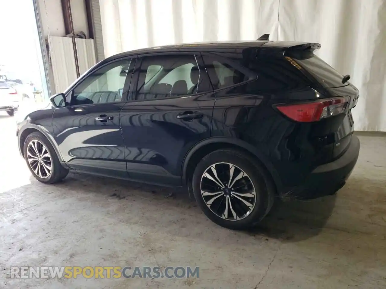2 Photograph of a damaged car 1FMCU0G65MUA46963 FORD ESCAPE 2021