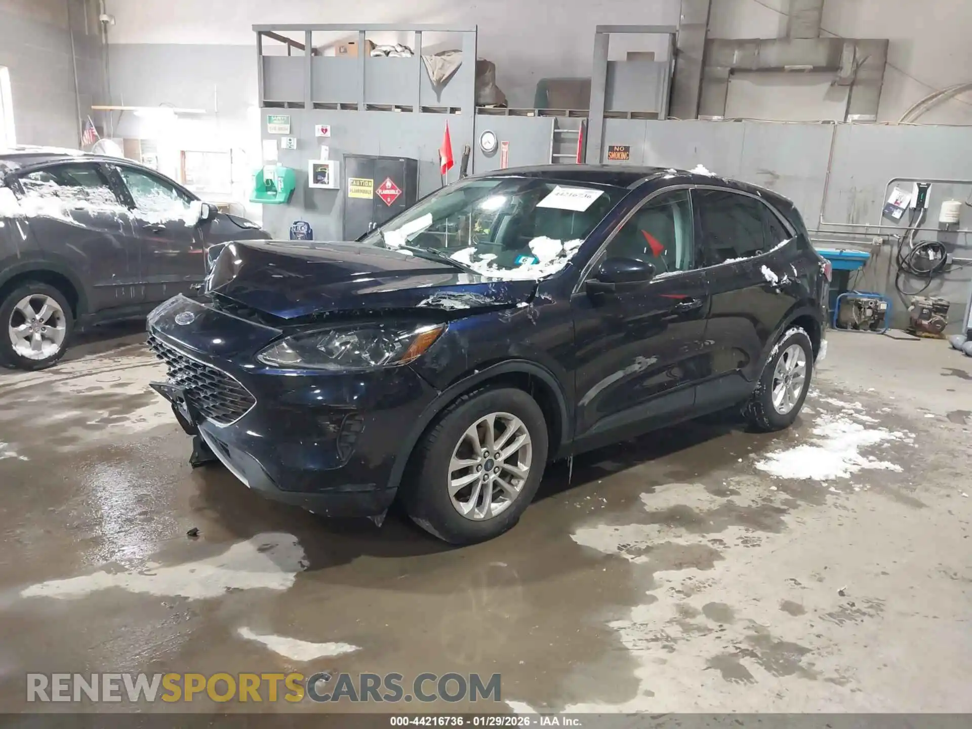2 fotografías del automóvil dañado 1FMCU0G65MUB12671 FORD ESCAPE 2021