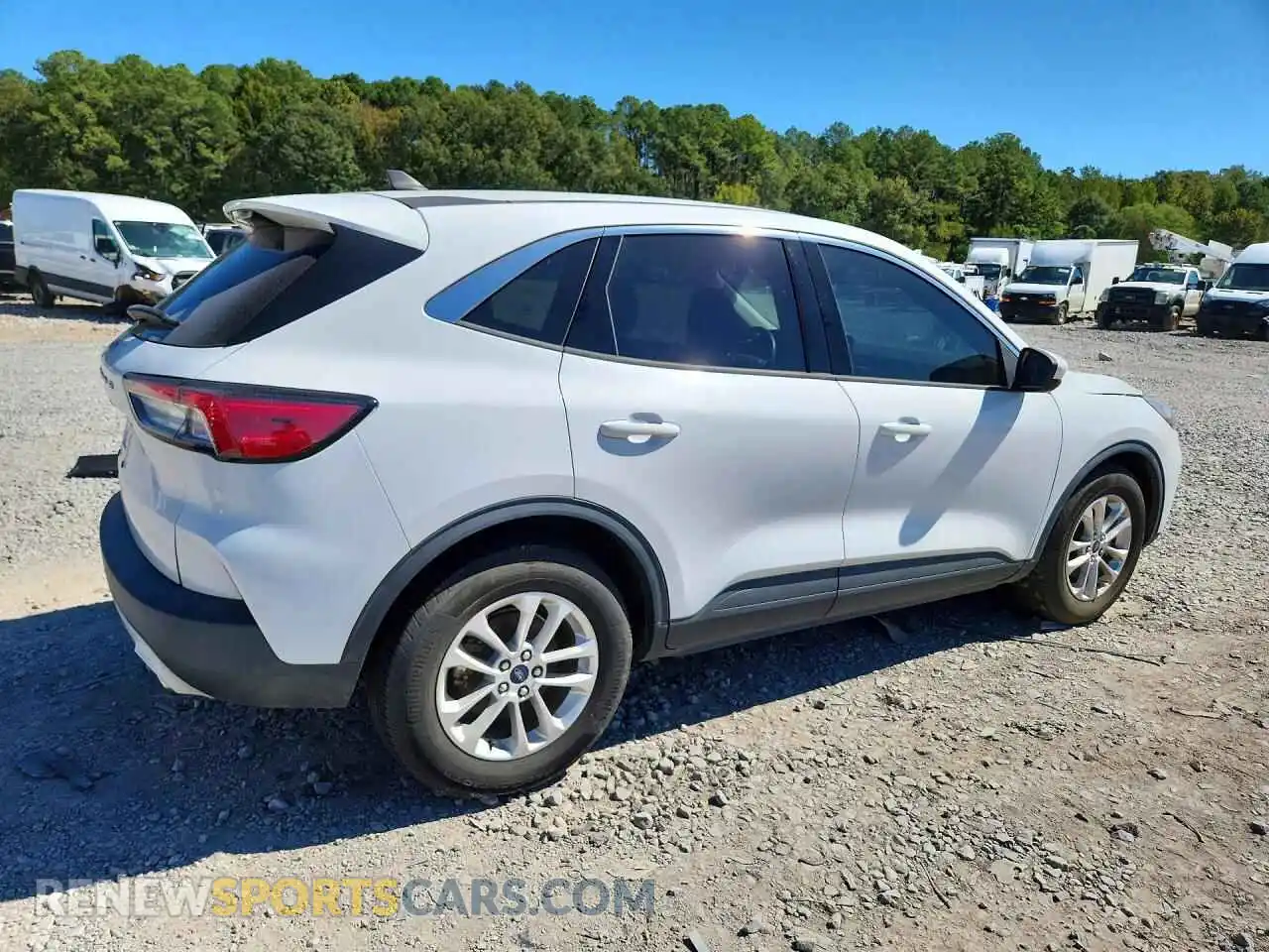 3 Photograph of a damaged car 1FMCU0G66MUA32053 FORD ESCAPE 2021