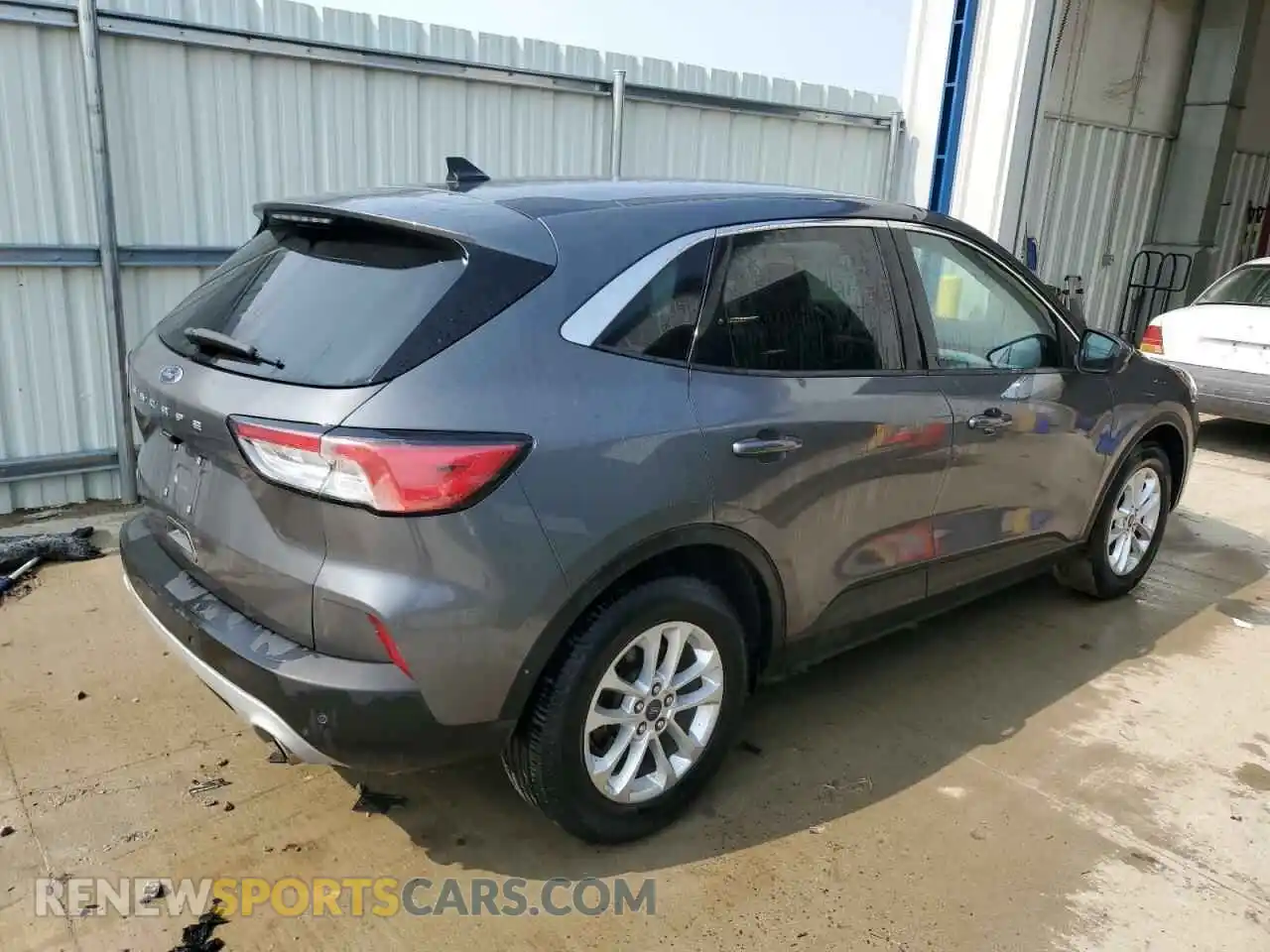 3 Photograph of a damaged car 1FMCU0G66MUA68843 FORD ESCAPE 2021