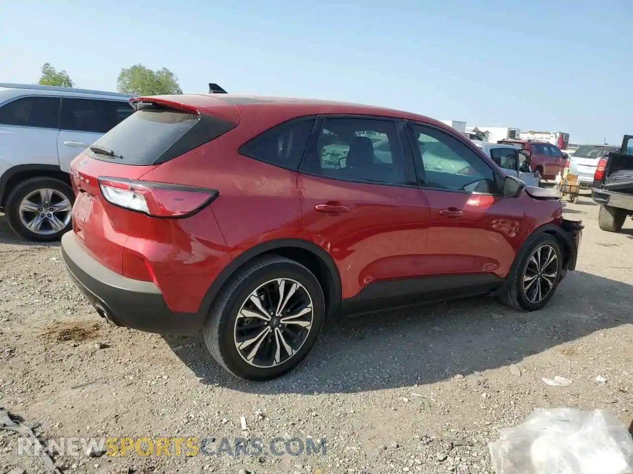 3 Photograph of a damaged car 1FMCU0G66MUB09987 FORD ESCAPE 2021