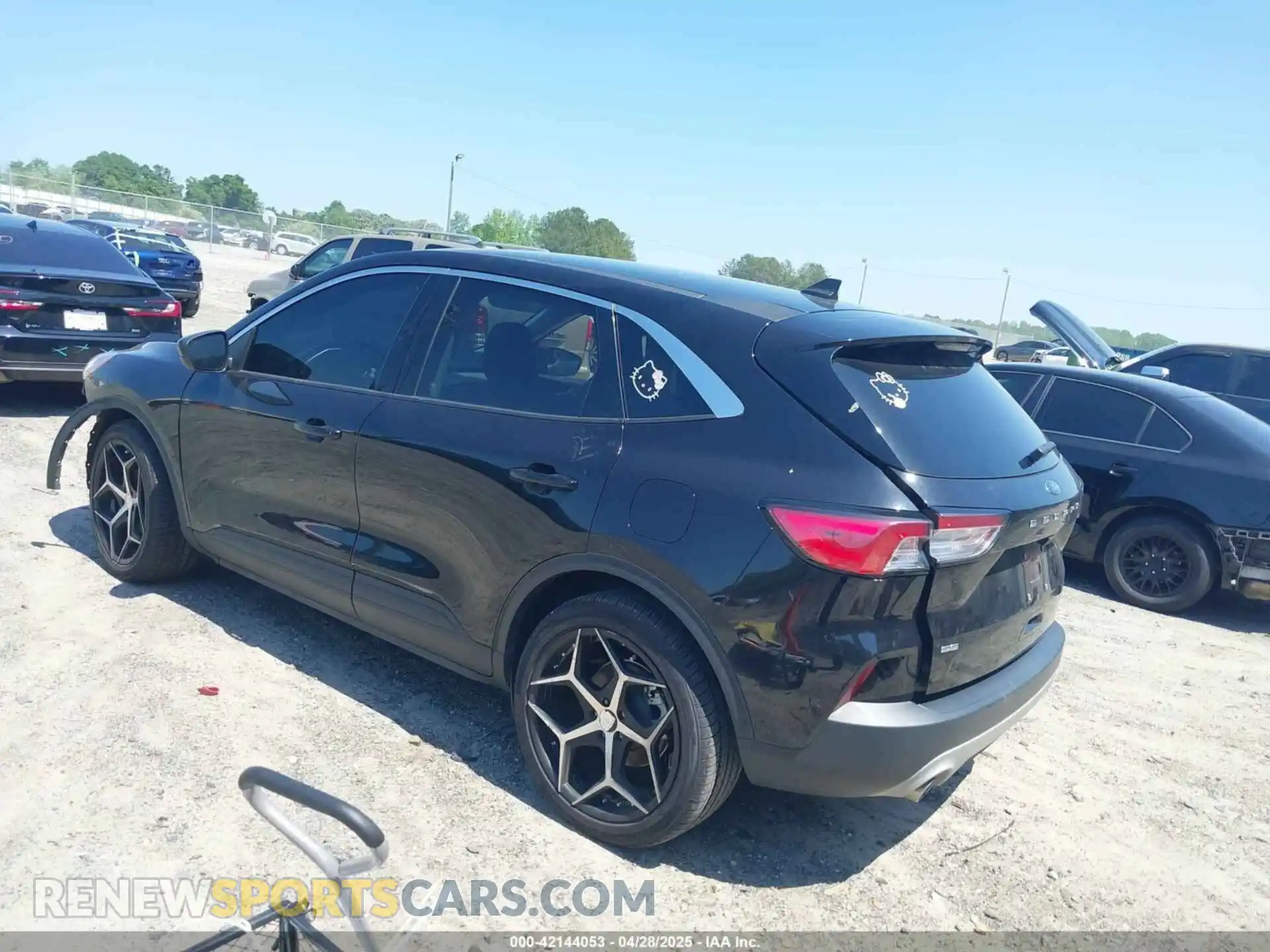 3 fotografías del automóvil dañado 1FMCU0G66MUB26983 FORD ESCAPE 2021