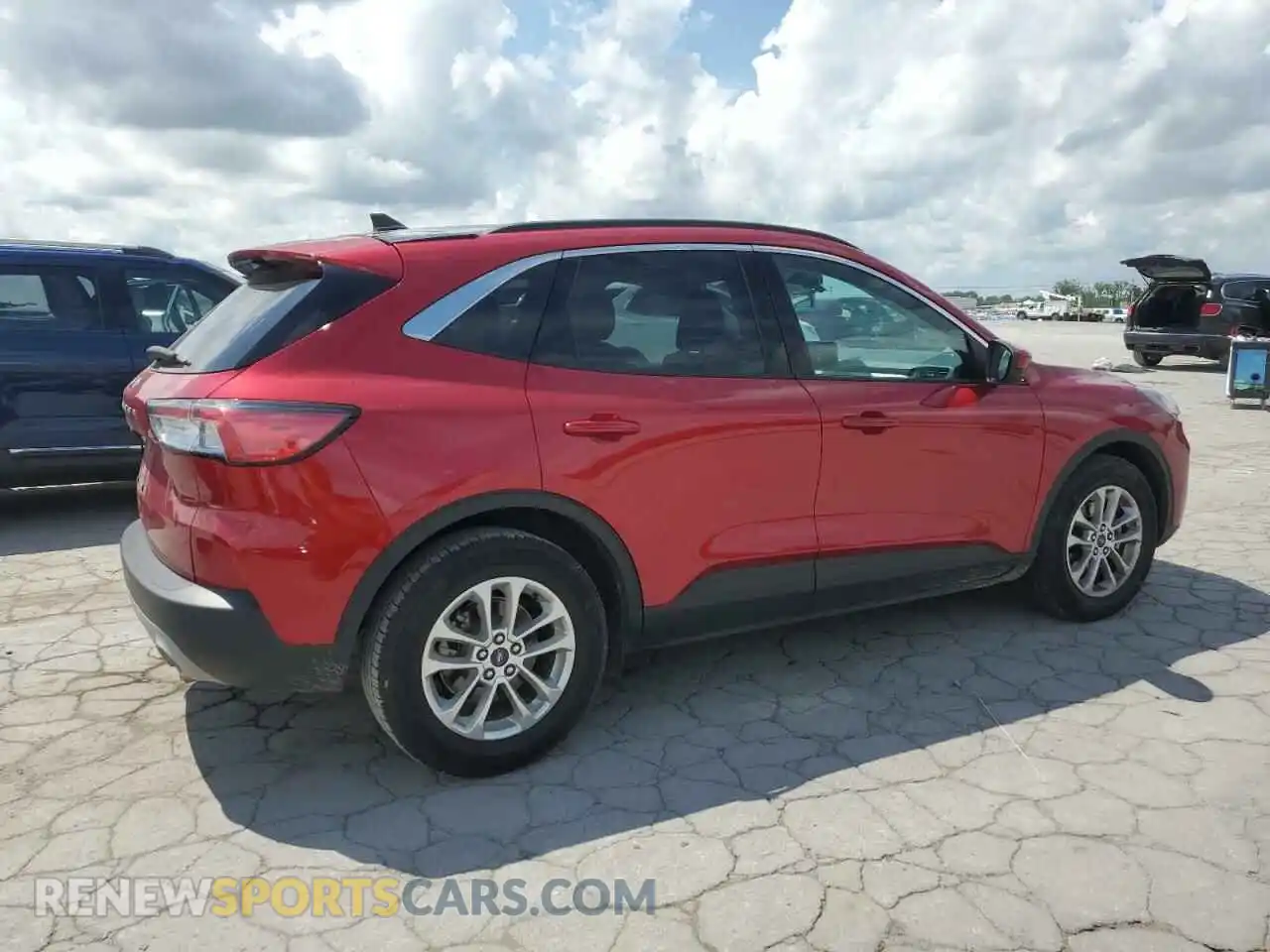 3 Photograph of a damaged car 1FMCU0G67MUA98143 FORD ESCAPE 2021