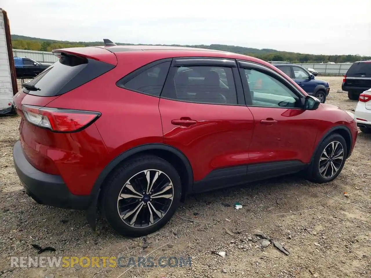 3 Photograph of a damaged car 1FMCU0G67MUB09142 FORD ESCAPE 2021