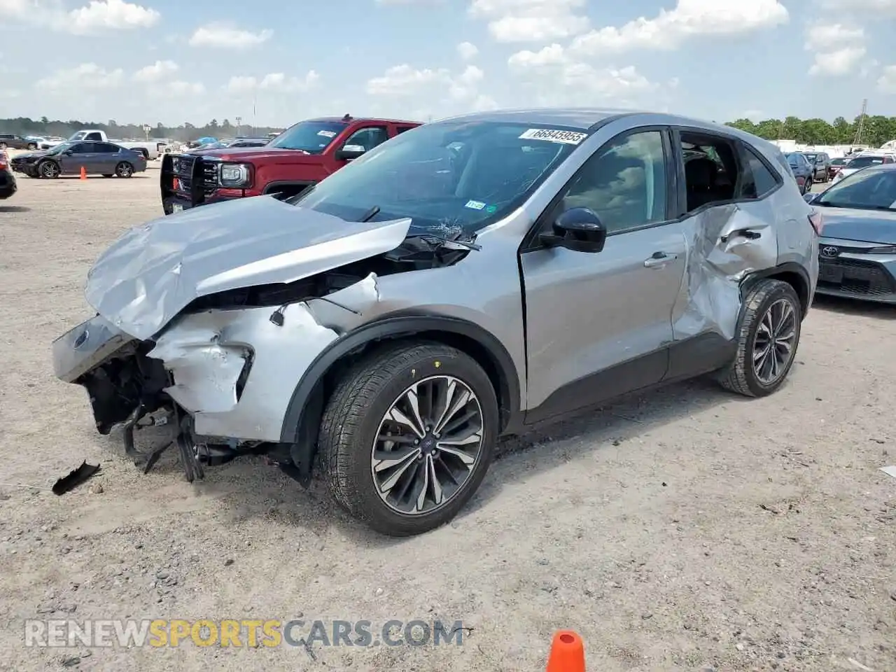 1 fotografías del automóvil dañado 1FMCU0G67MUB33540 FORD ESCAPE 2021