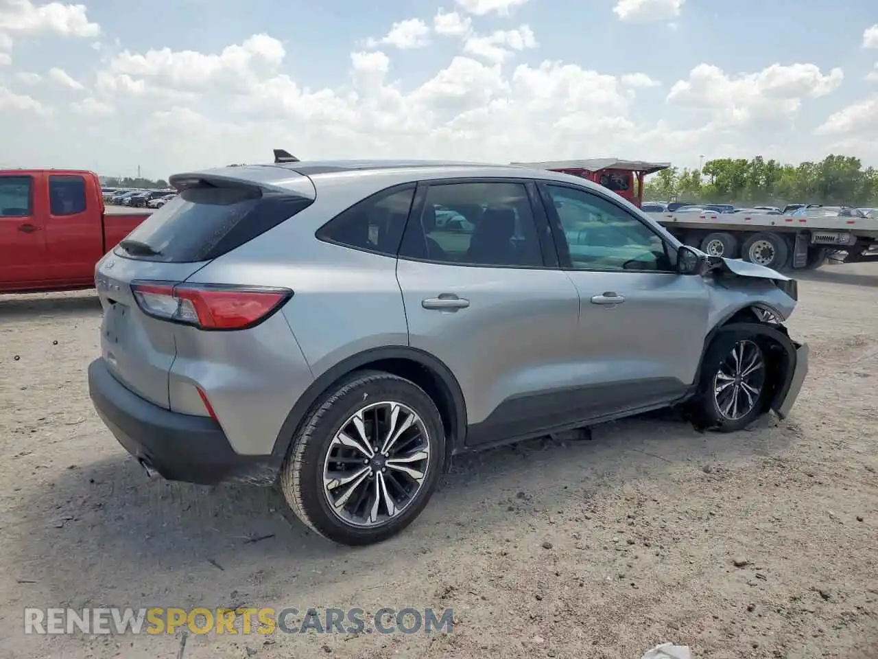 3 fotografías del automóvil dañado 1FMCU0G67MUB33540 FORD ESCAPE 2021