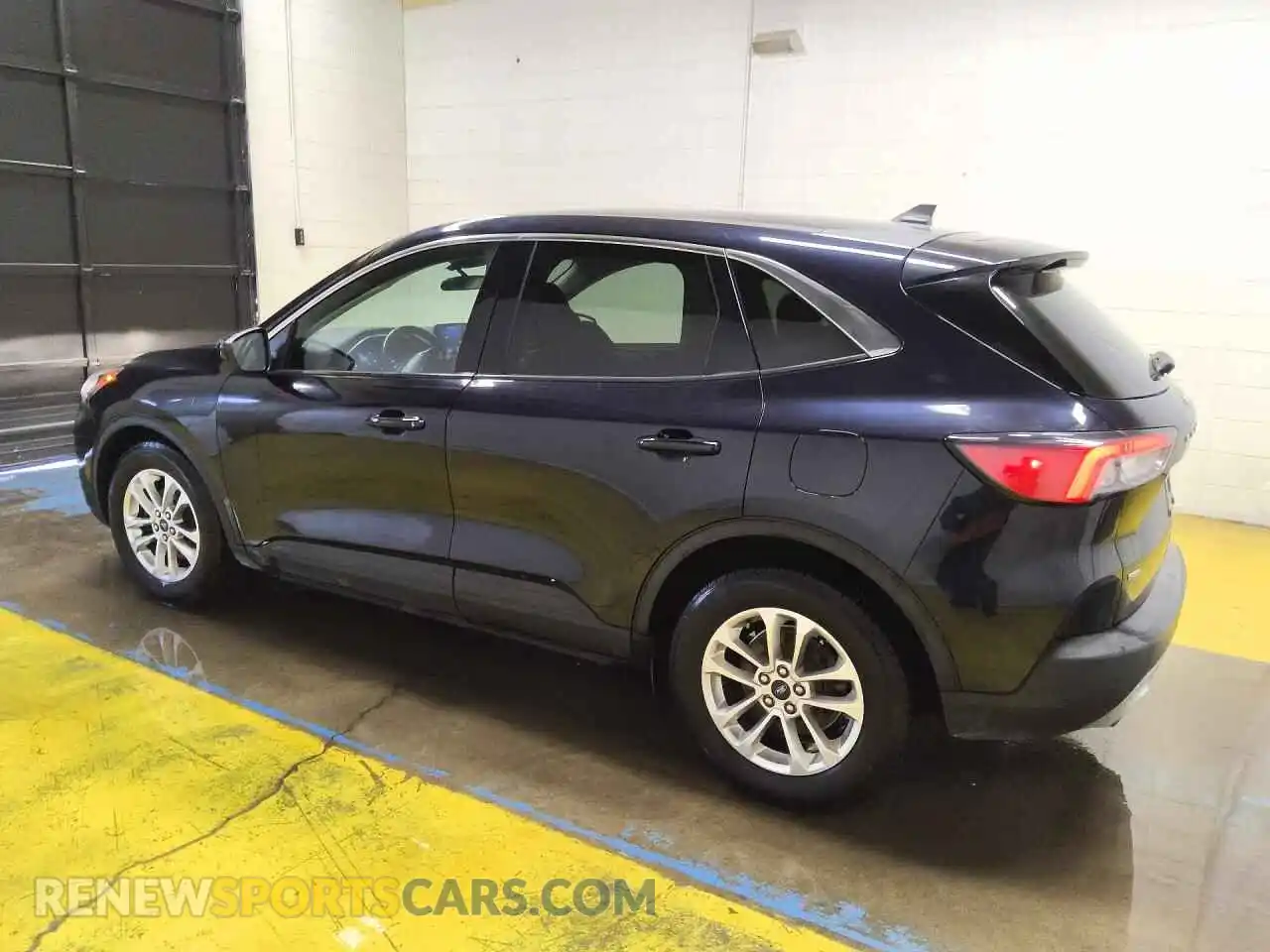 2 Photograph of a damaged car 1FMCU0G68MUA69024 FORD ESCAPE 2021
