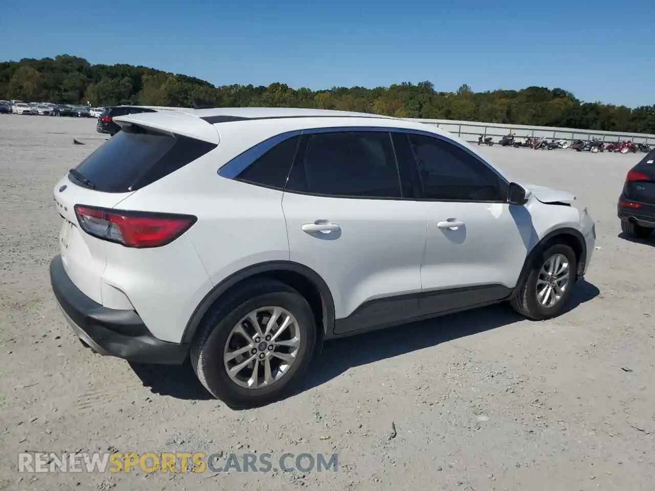 3 Photograph of a damaged car 1FMCU0G68MUB07562 FORD ESCAPE 2021