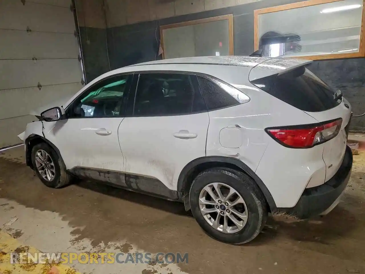 2 Photograph of a damaged car 1FMCU0G69MUA61594 FORD ESCAPE 2021