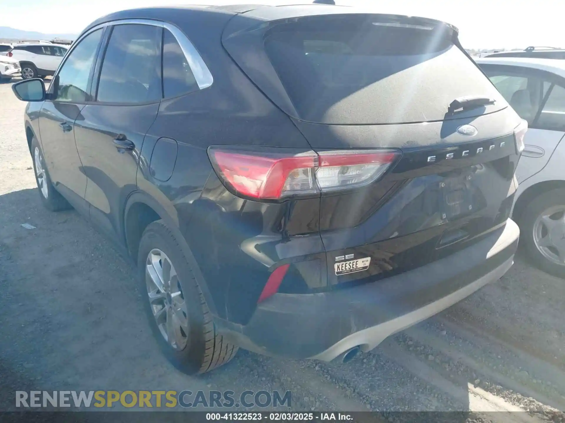 3 Photograph of a damaged car 1FMCU0G69MUA90500 FORD ESCAPE 2021