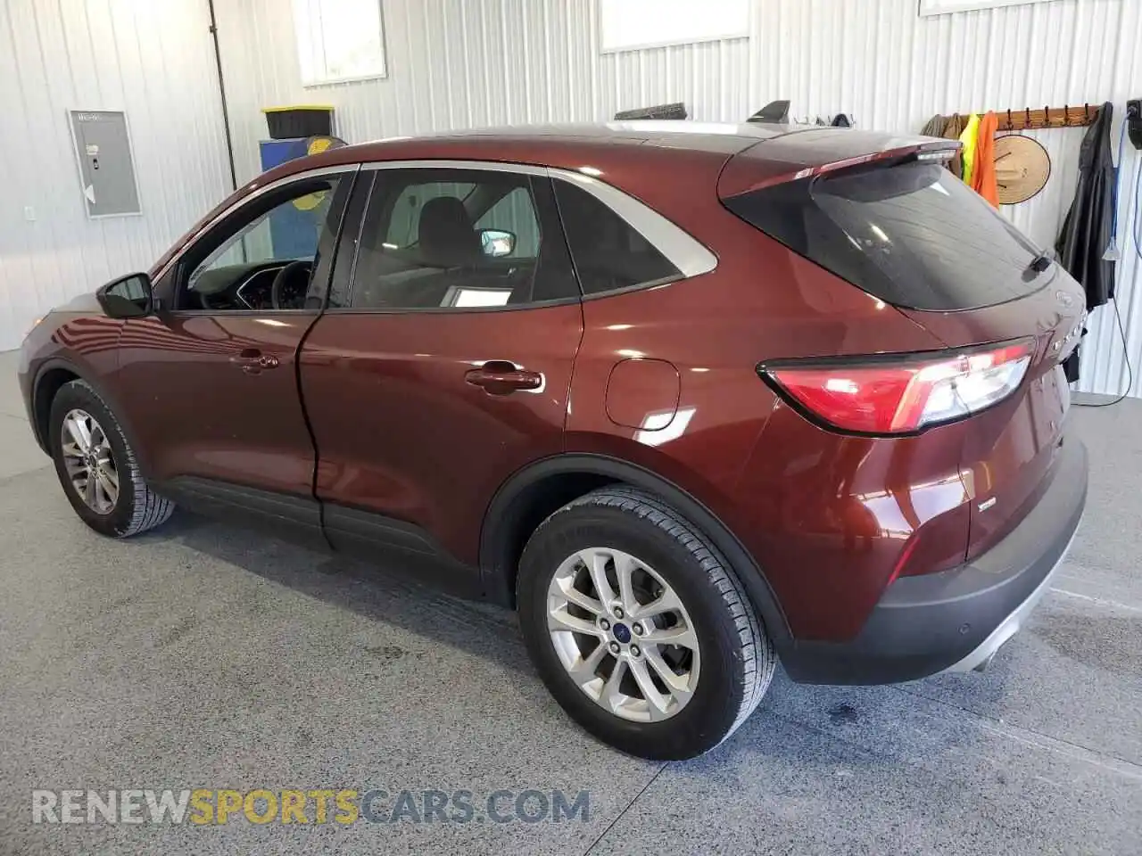 2 fotografías del automóvil dañado 1FMCU0G6XMUA85578 FORD ESCAPE 2021