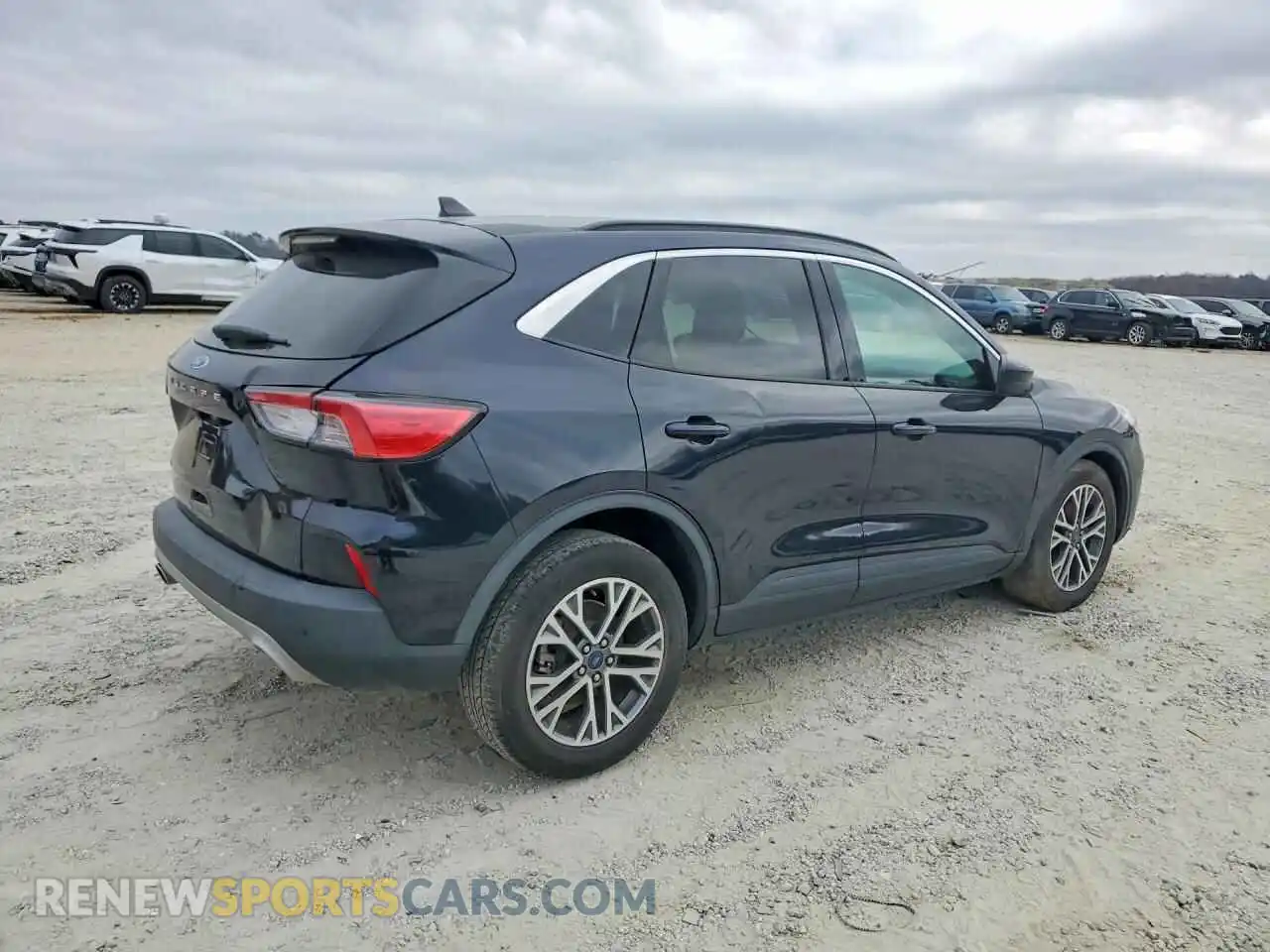 3 Photograph of a damaged car 1FMCU0H64MUB32084 FORD ESCAPE 2021