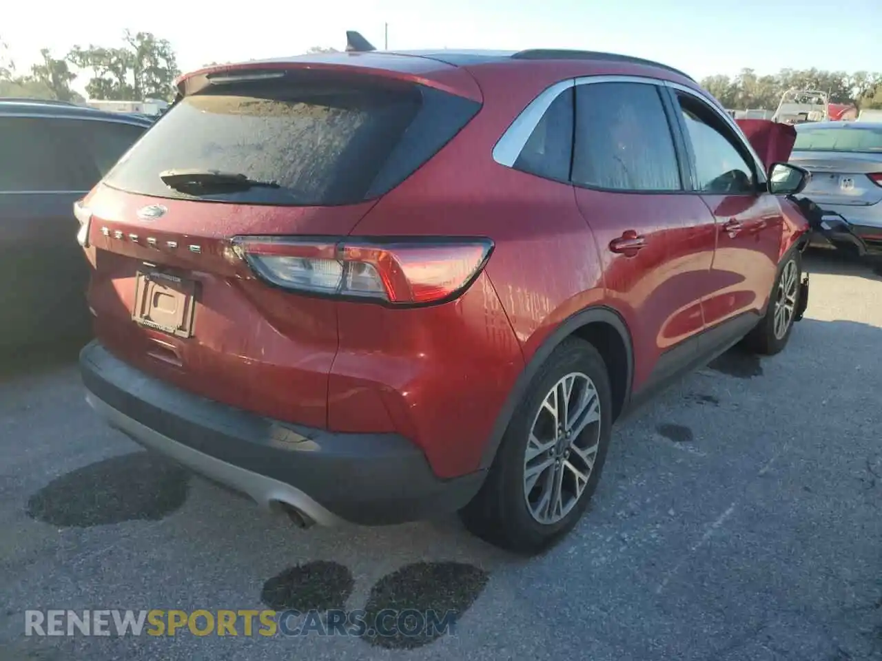 3 Photograph of a damaged car 1FMCU0H65MUB30666 FORD ESCAPE 2021