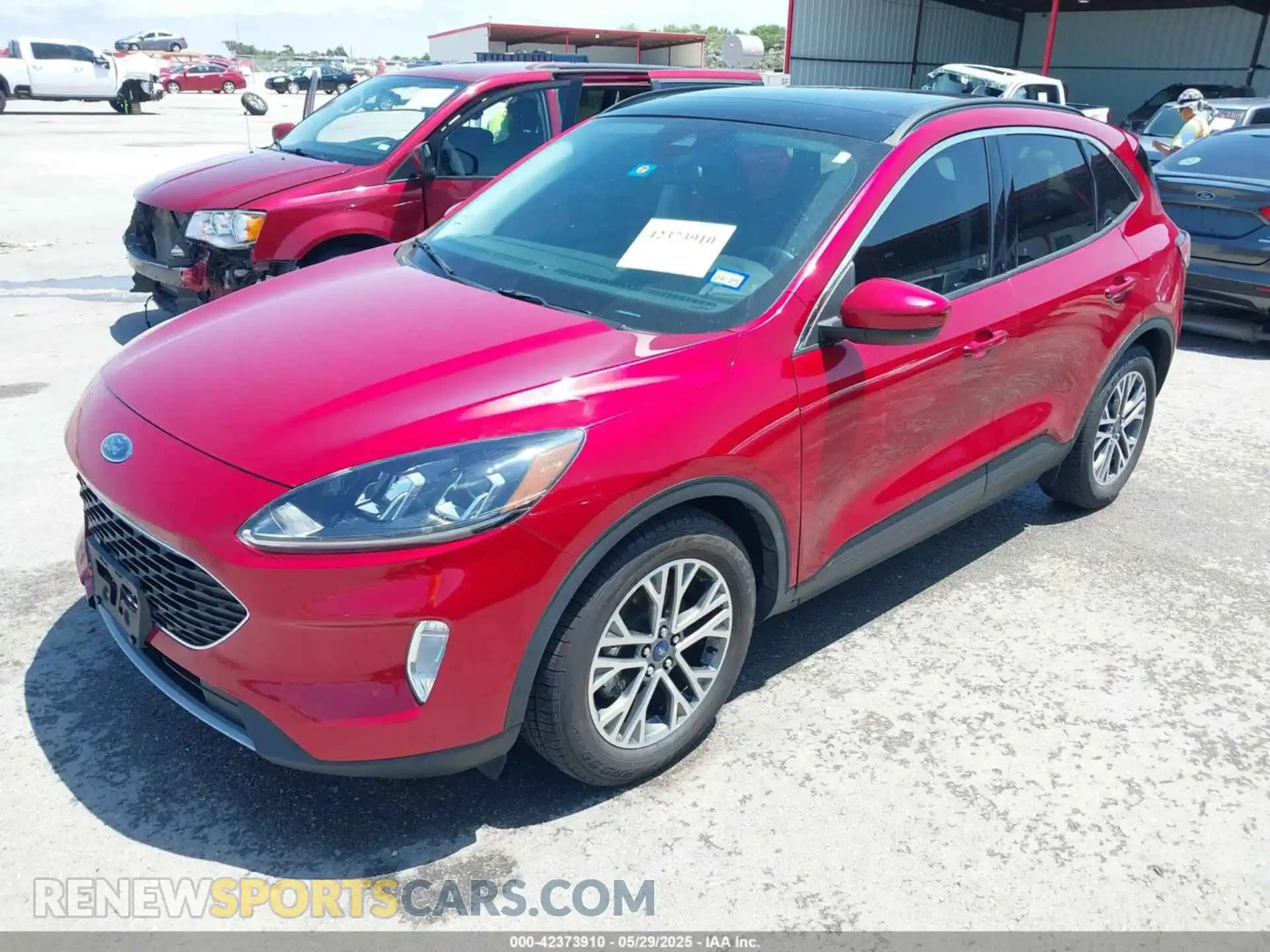 2 Photograph of a damaged car 1FMCU0H67MUA11050 FORD ESCAPE 2021