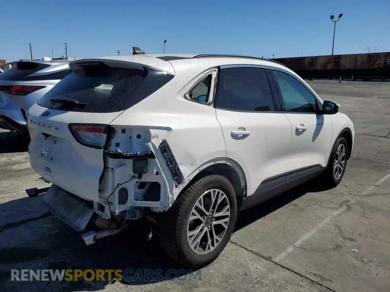3 Photograph of a damaged car 1FMCU0H6XMUA52658 FORD ESCAPE 2021