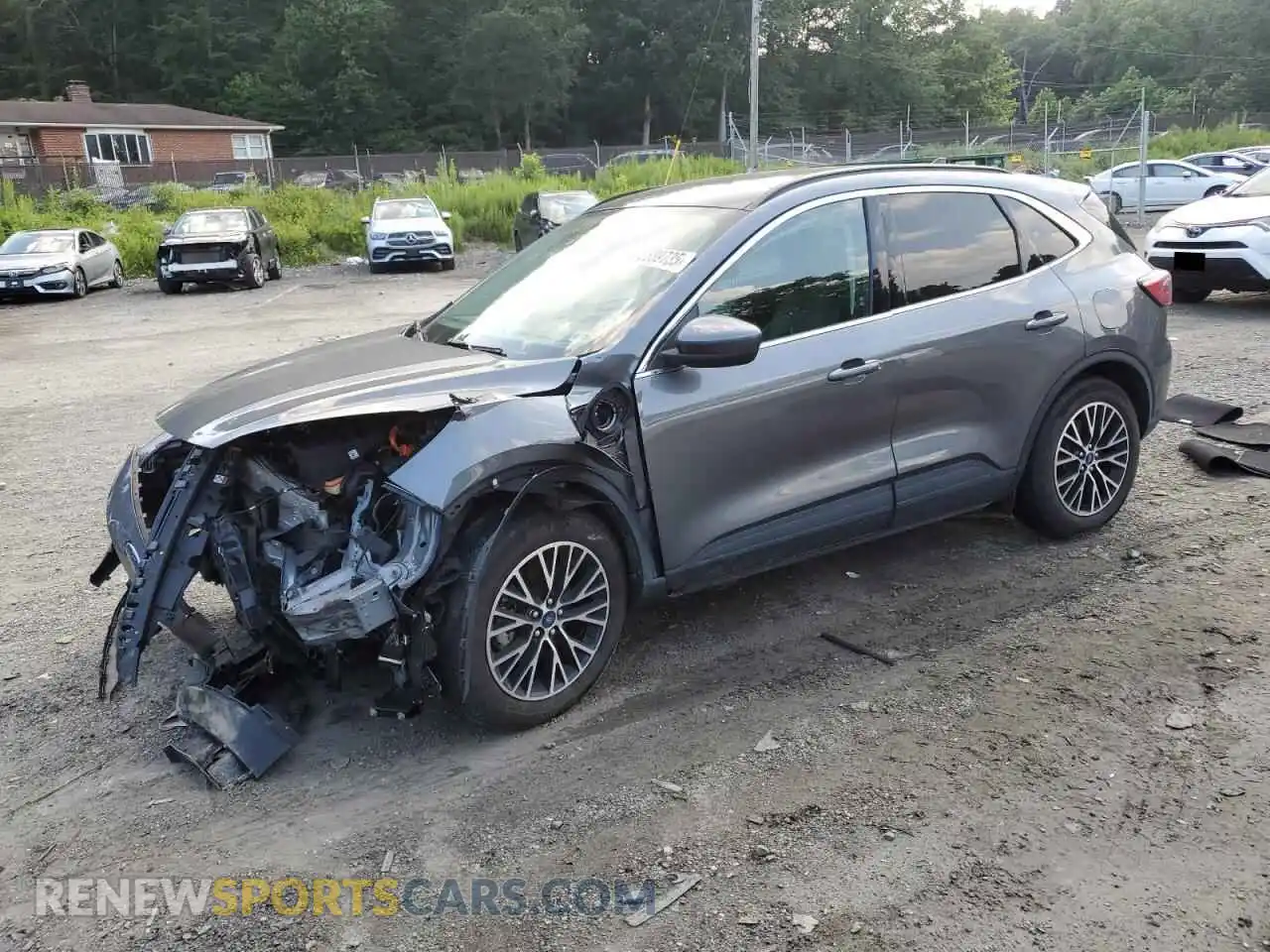 1 Photograph of a damaged car 1FMCU0LZ5MUB17076 FORD ESCAPE 2021