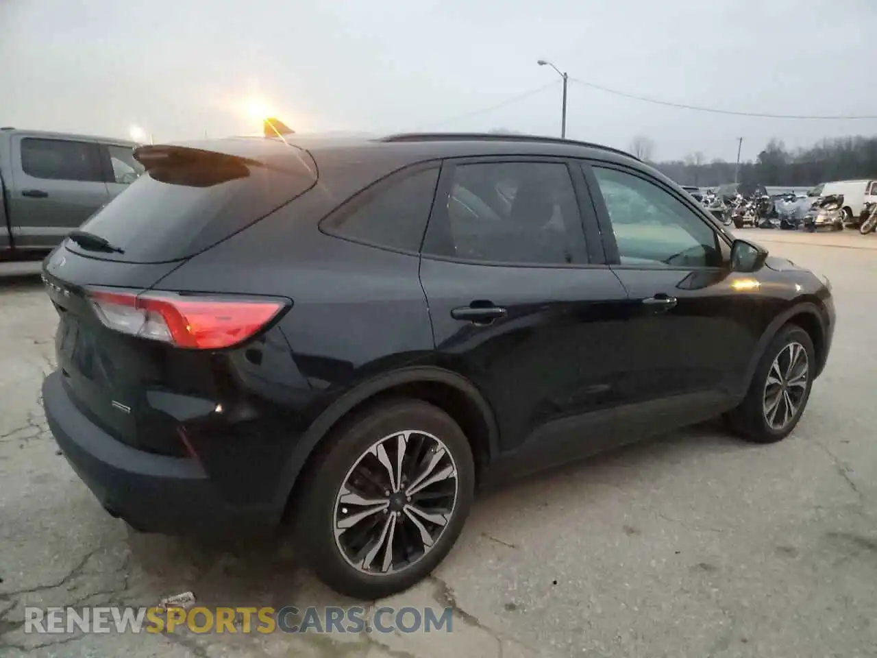 3 Photograph of a damaged car 1FMCU9BZ6MUA70310 FORD ESCAPE 2021