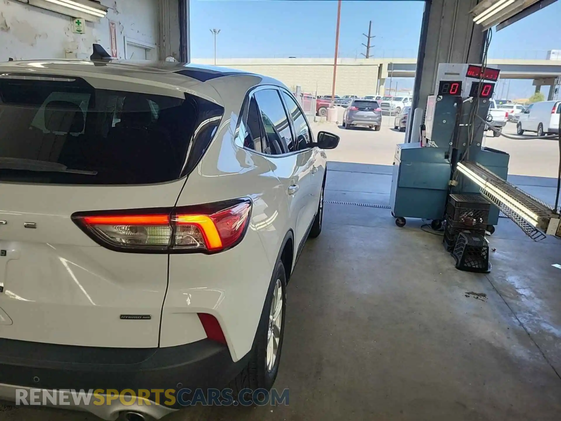 3 fotografías del automóvil dañado 1FMCU9BZXMUA52666 FORD ESCAPE 2021