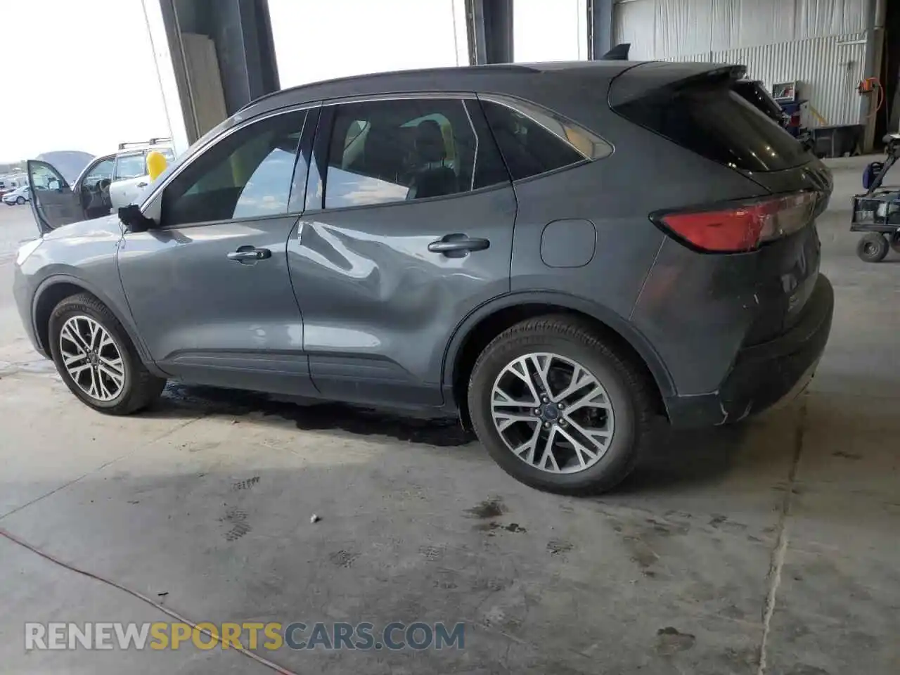 2 fotografías del automóvil dañado 1FMCU9CZ8MUA28722 FORD ESCAPE 2021