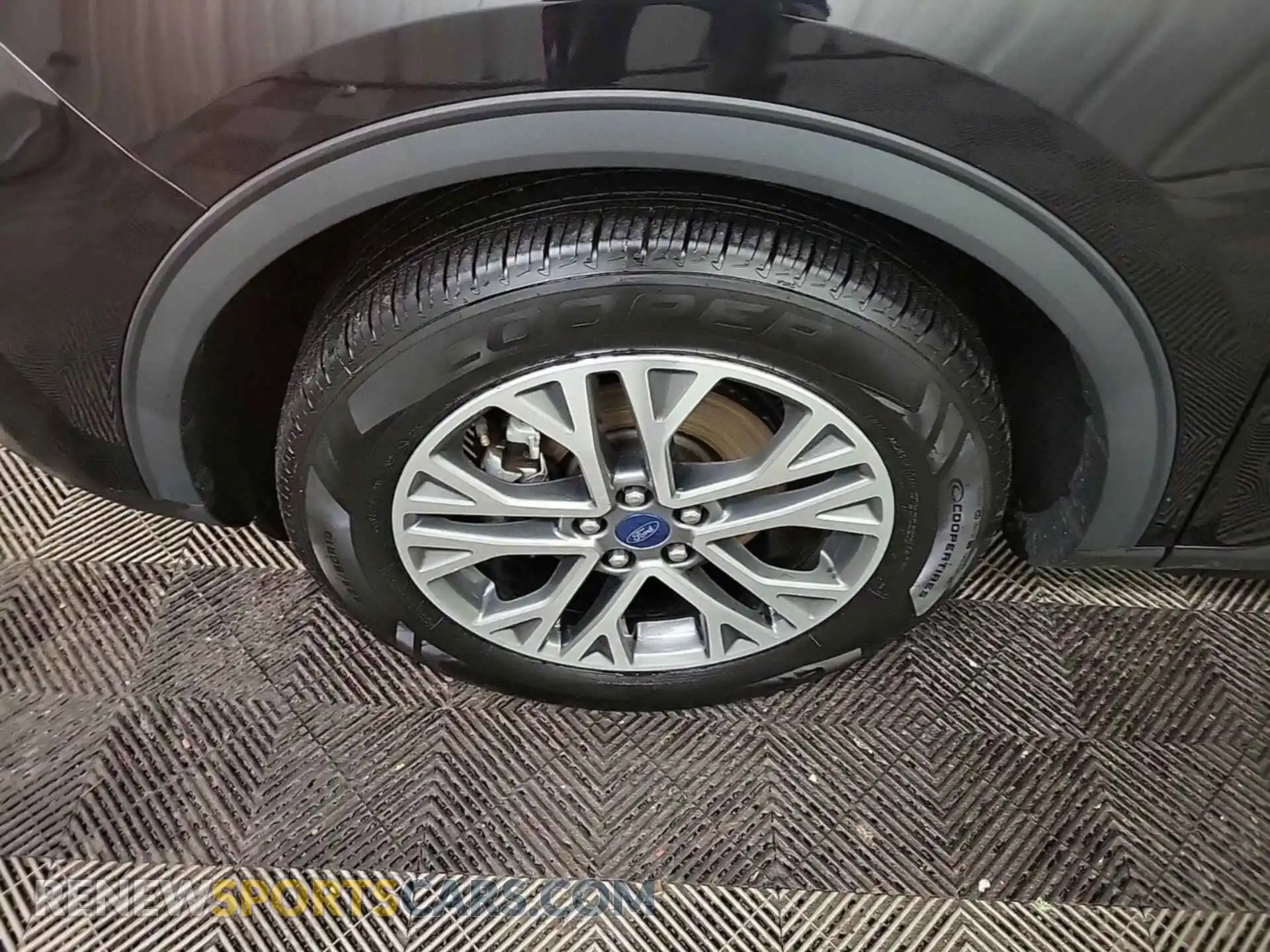 2 fotografías del automóvil dañado 1FMCU9CZ9MUA54181 FORD ESCAPE 2021