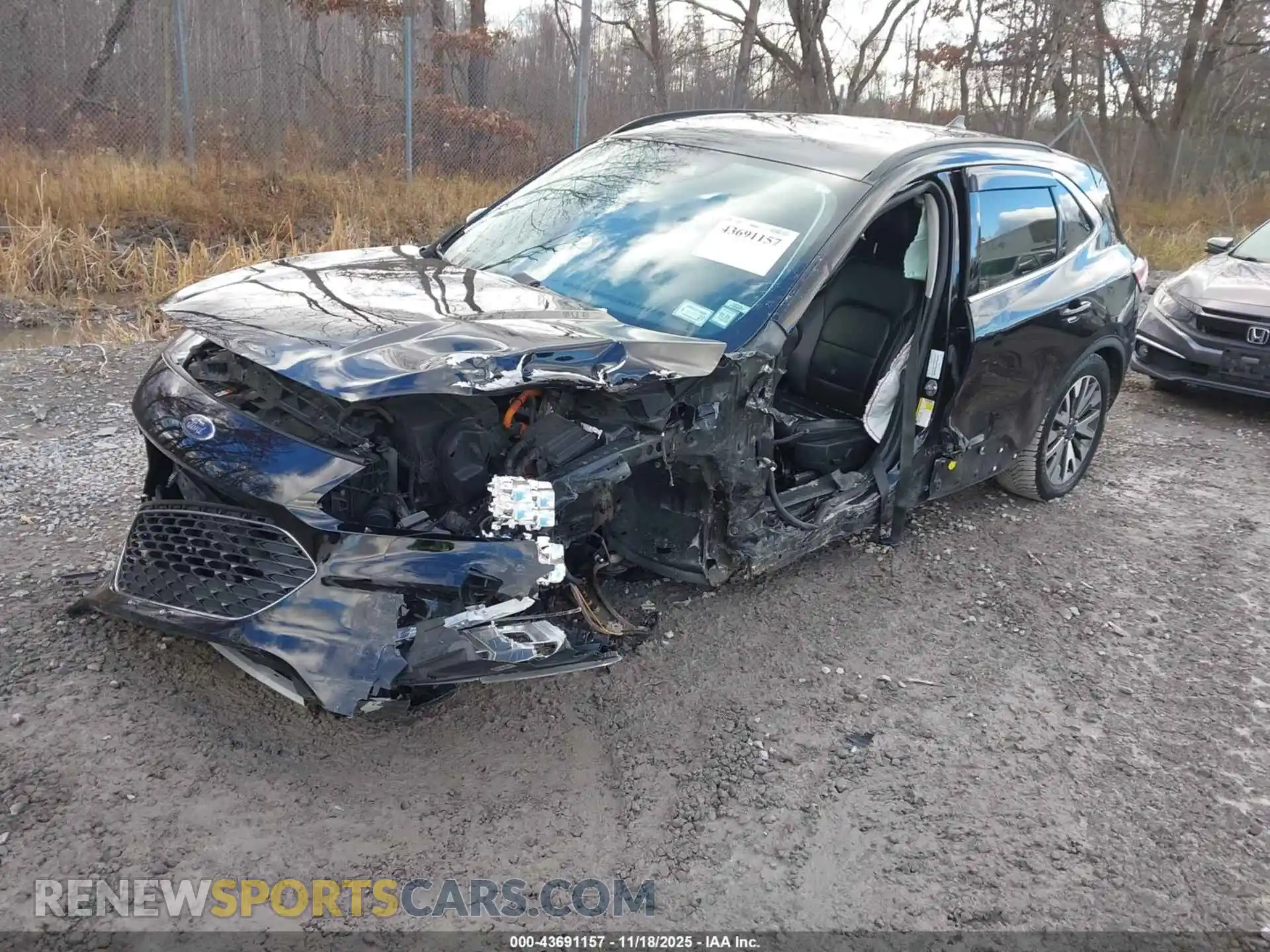 2 fotografías del automóvil dañado 1FMCU9DZ1MUA81860 FORD ESCAPE 2021