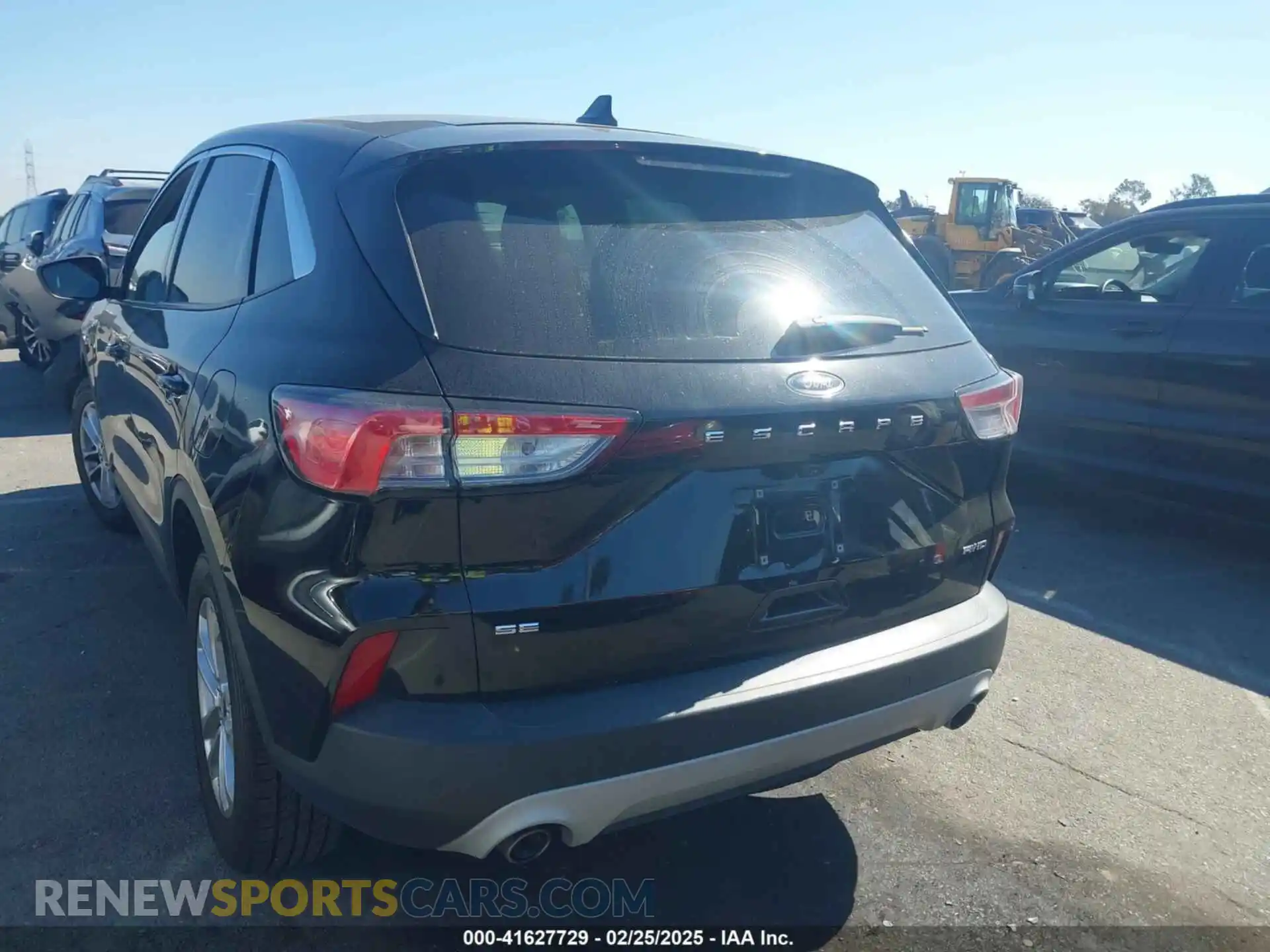 3 Photograph of a damaged car 1FMCU9G65MUA38057 FORD ESCAPE 2021